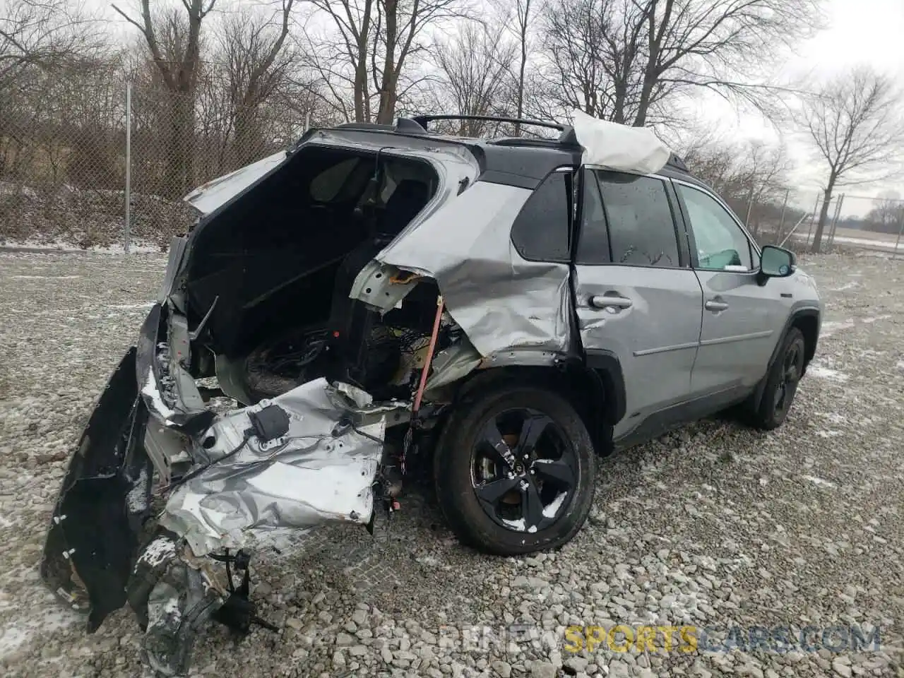 4 Photograph of a damaged car 2T3EWRFV5LW064384 TOYOTA RAV4 2020