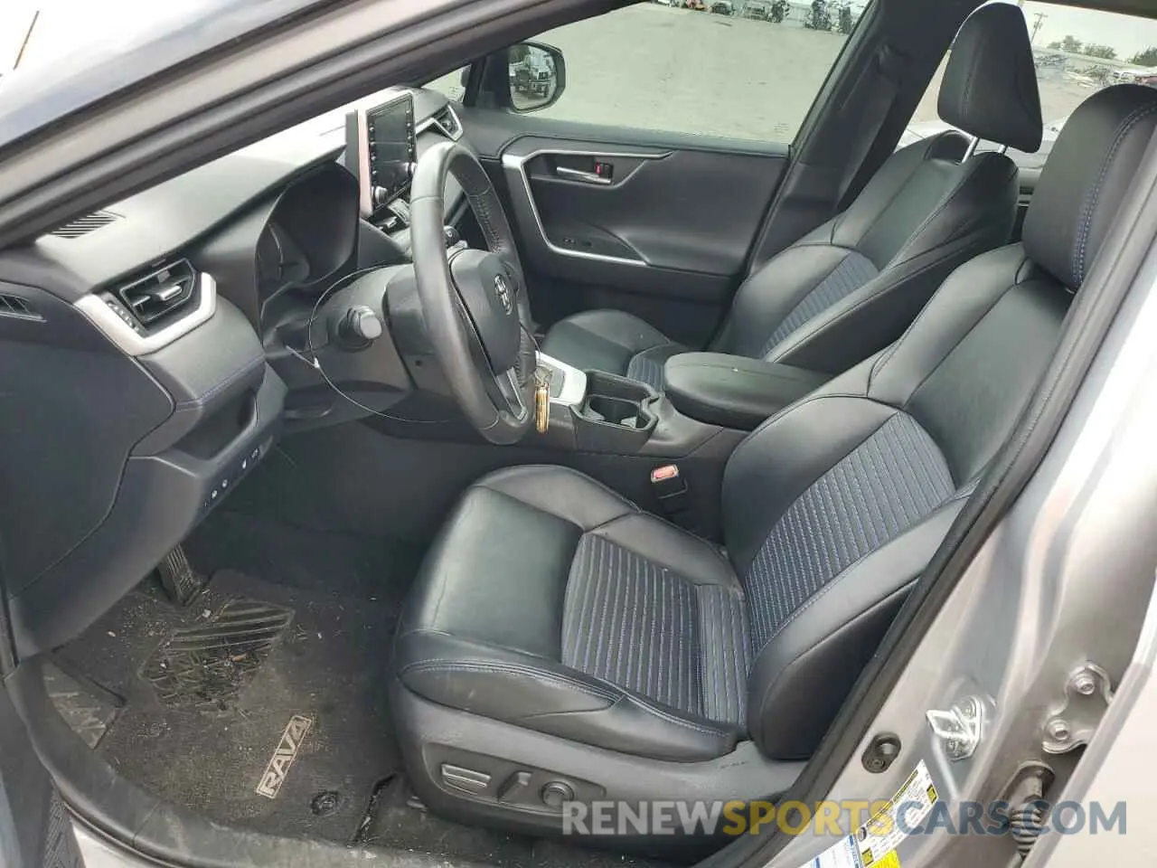 7 Photograph of a damaged car 2T3EWRFV5LW077846 TOYOTA RAV4 2020