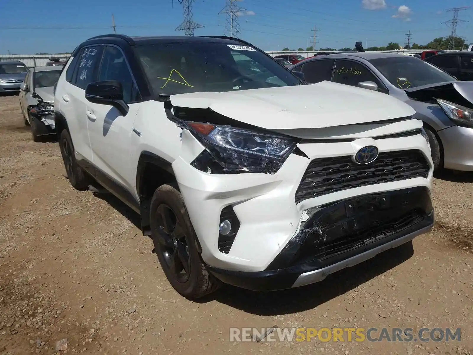 1 Photograph of a damaged car 2T3EWRFV6LW066483 TOYOTA RAV4 2020