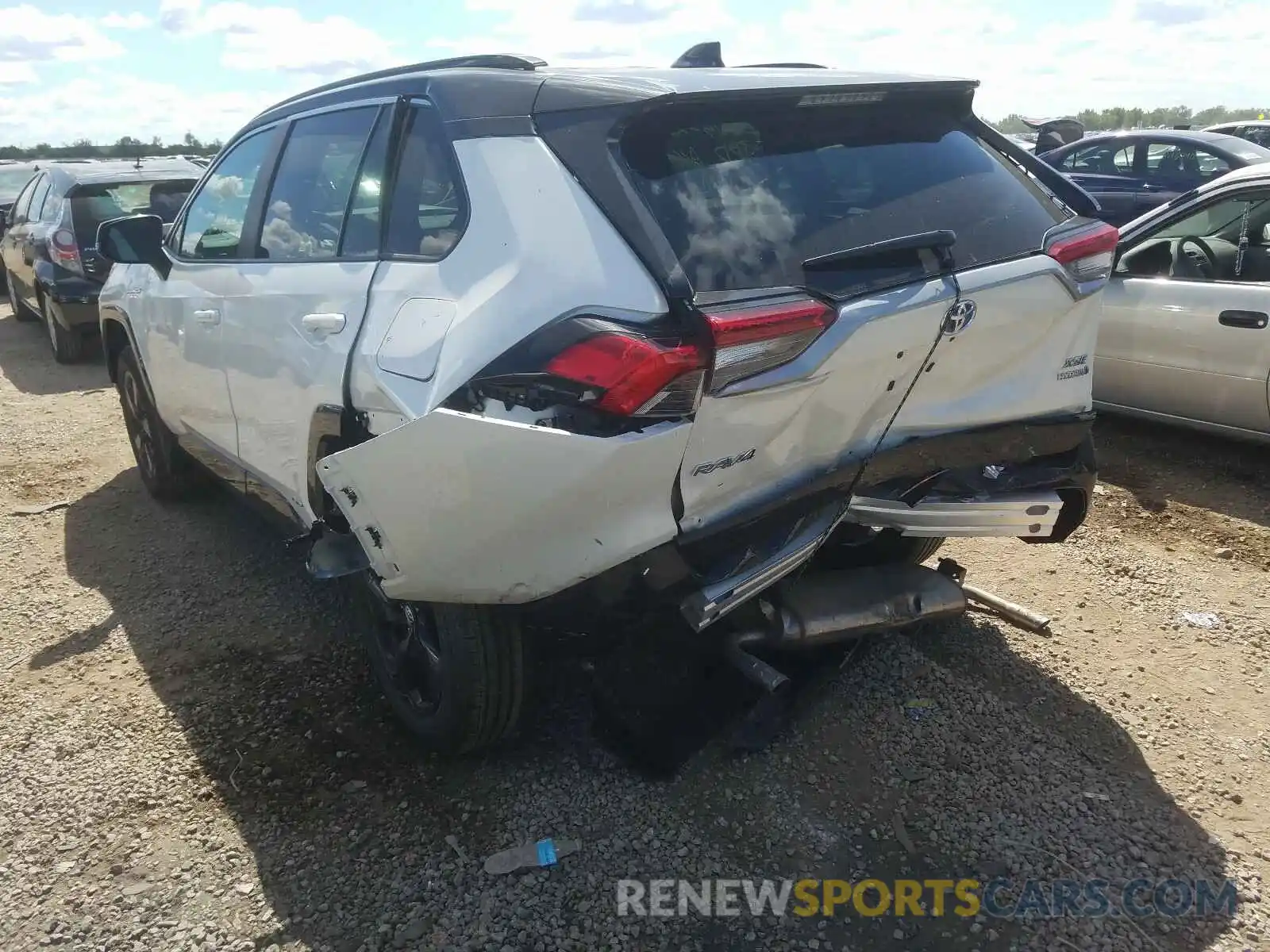 3 Photograph of a damaged car 2T3EWRFV6LW066483 TOYOTA RAV4 2020