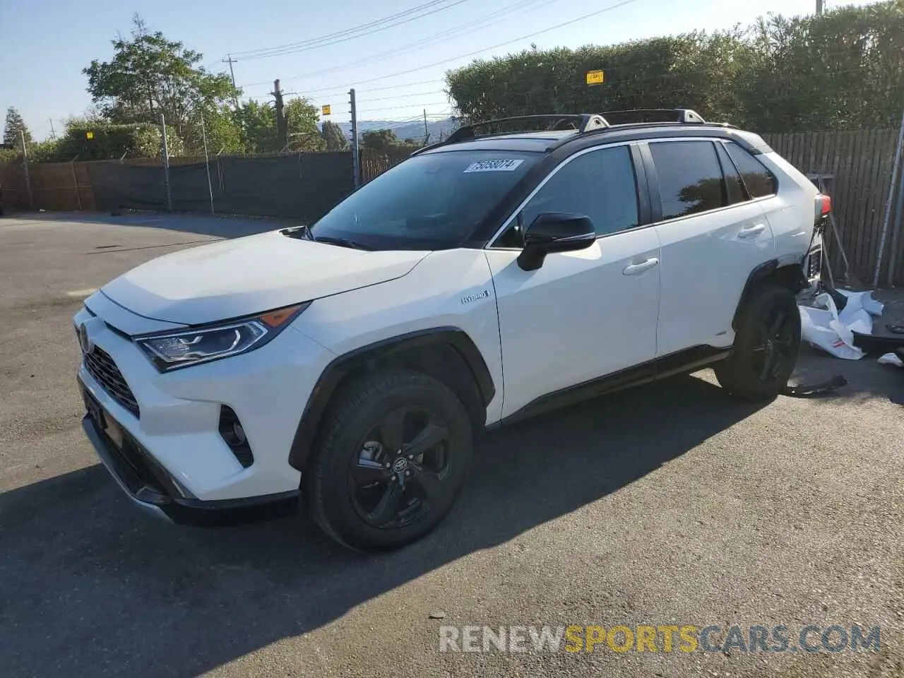 1 Photograph of a damaged car 2T3EWRFV6LW068511 TOYOTA RAV4 2020