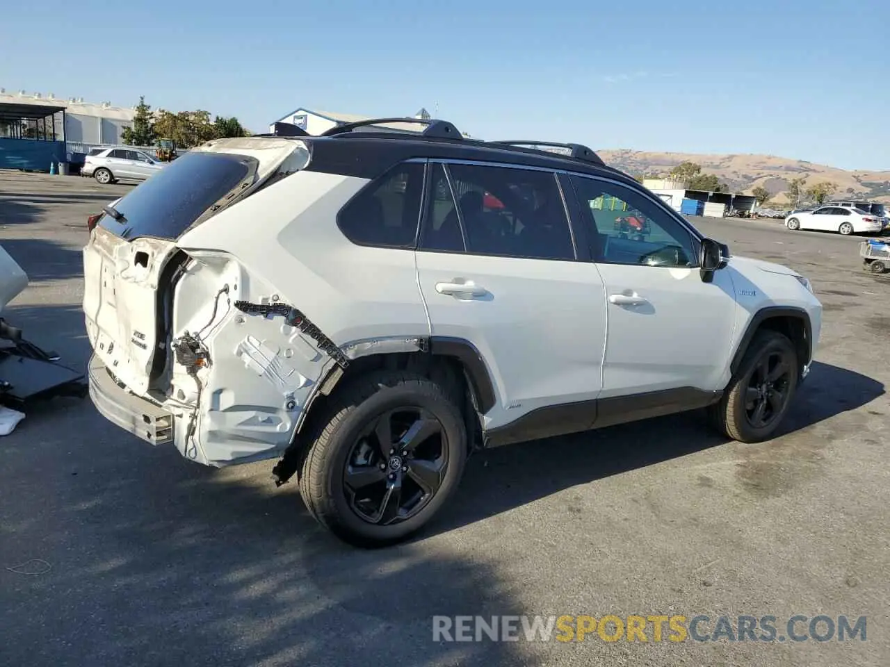 3 Photograph of a damaged car 2T3EWRFV6LW068511 TOYOTA RAV4 2020