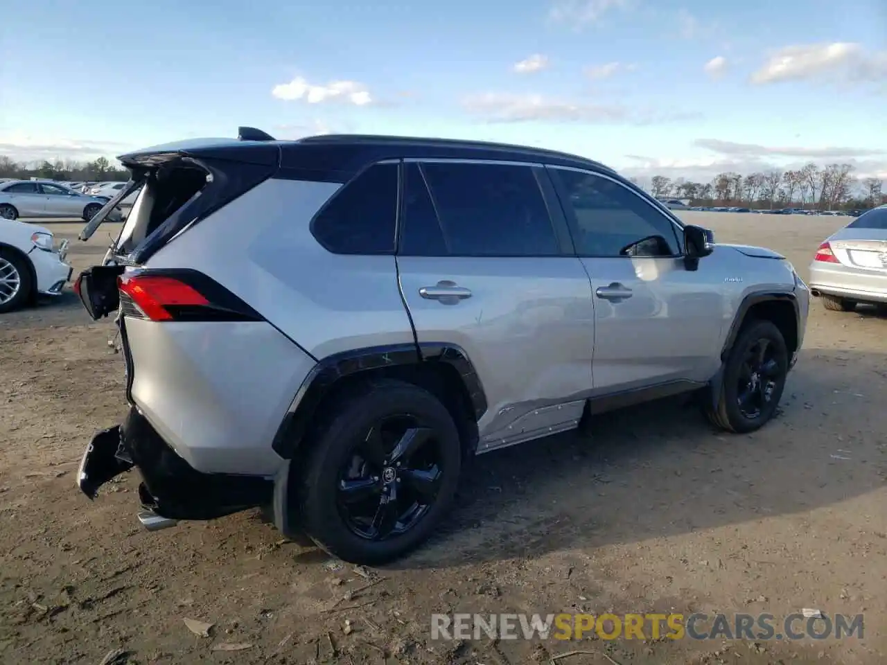 3 Photograph of a damaged car 2T3EWRFV6LW094753 TOYOTA RAV4 2020