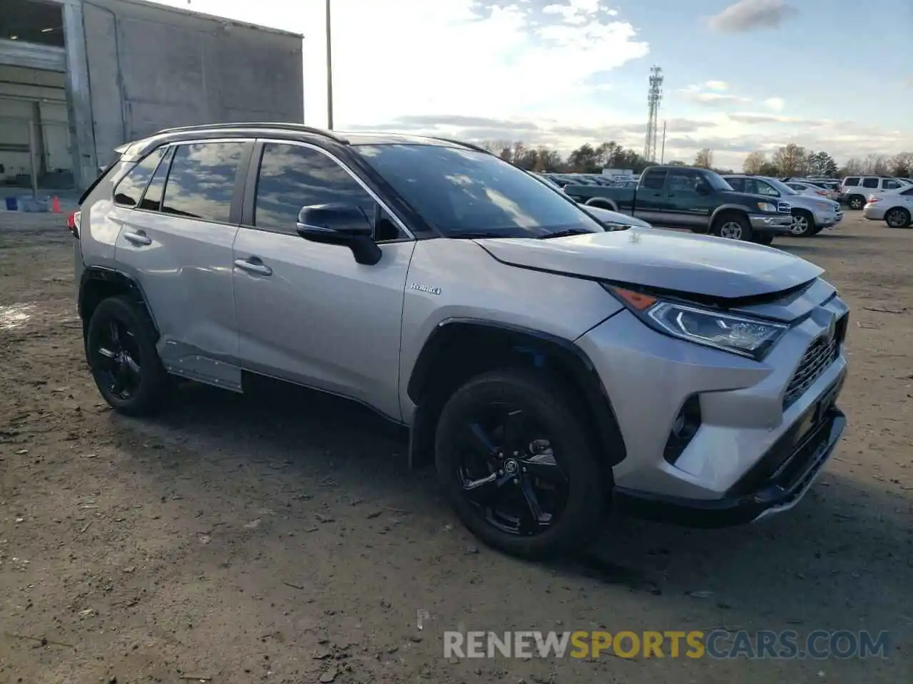 4 Photograph of a damaged car 2T3EWRFV6LW094753 TOYOTA RAV4 2020