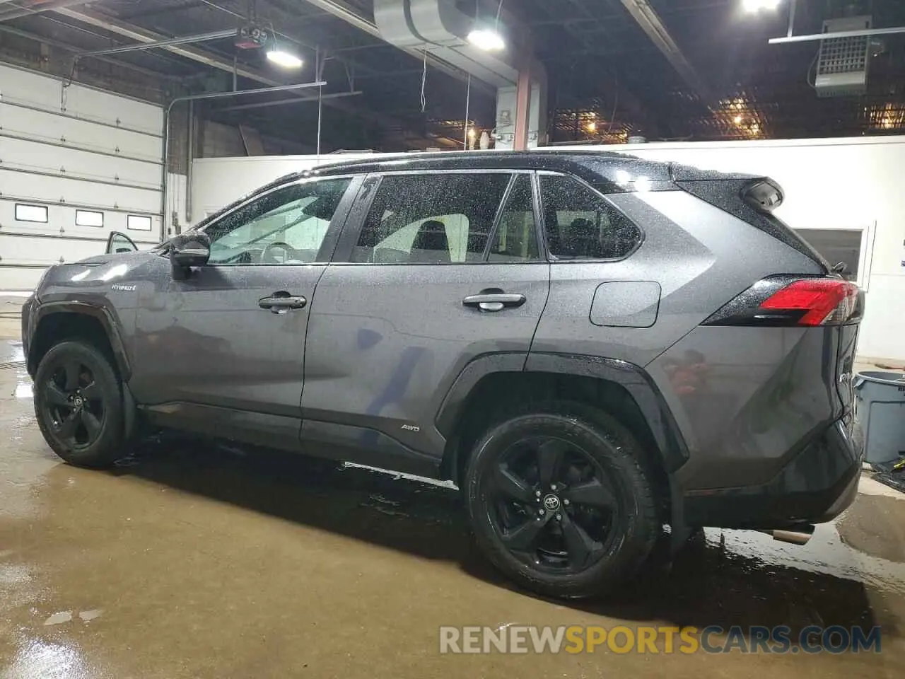 2 Photograph of a damaged car 2T3EWRFV7LW080909 TOYOTA RAV4 2020