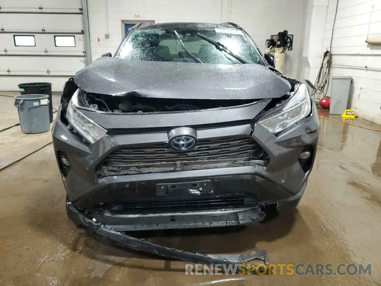 5 Photograph of a damaged car 2T3EWRFV7LW080909 TOYOTA RAV4 2020