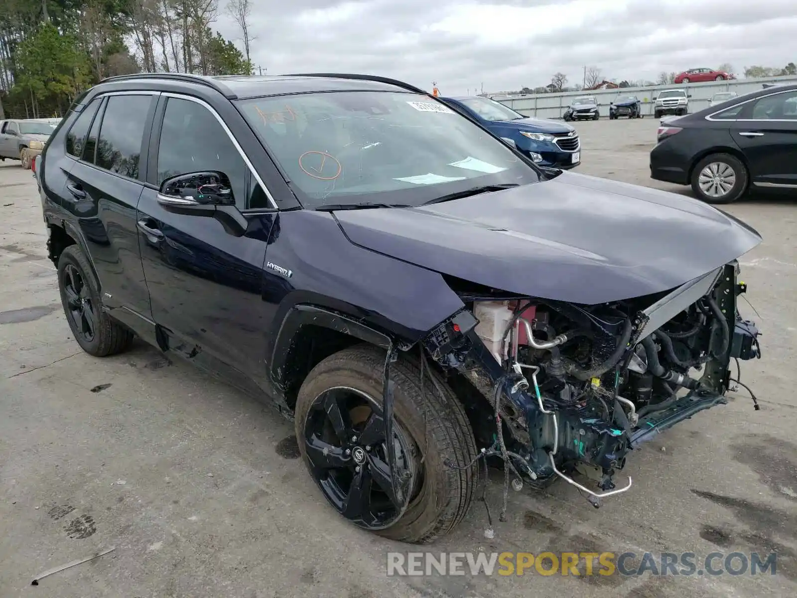 1 Photograph of a damaged car 2T3EWRFV7LW080926 TOYOTA RAV4 2020