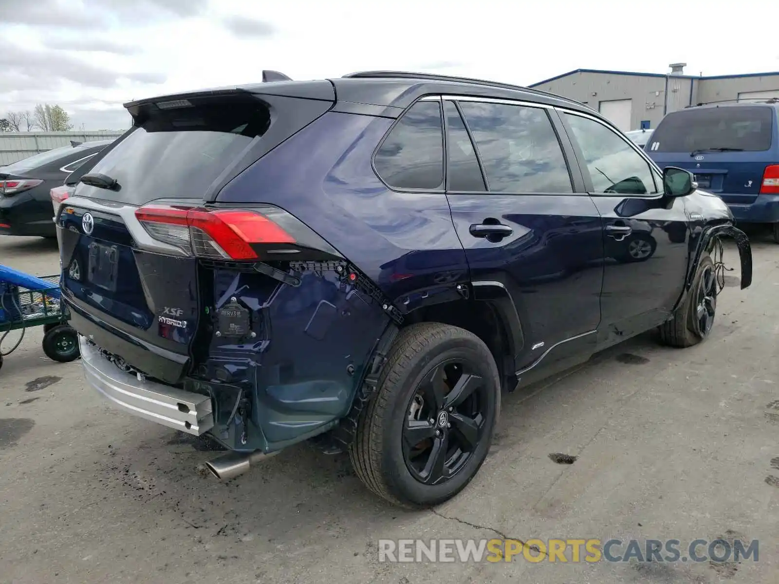 4 Photograph of a damaged car 2T3EWRFV7LW080926 TOYOTA RAV4 2020