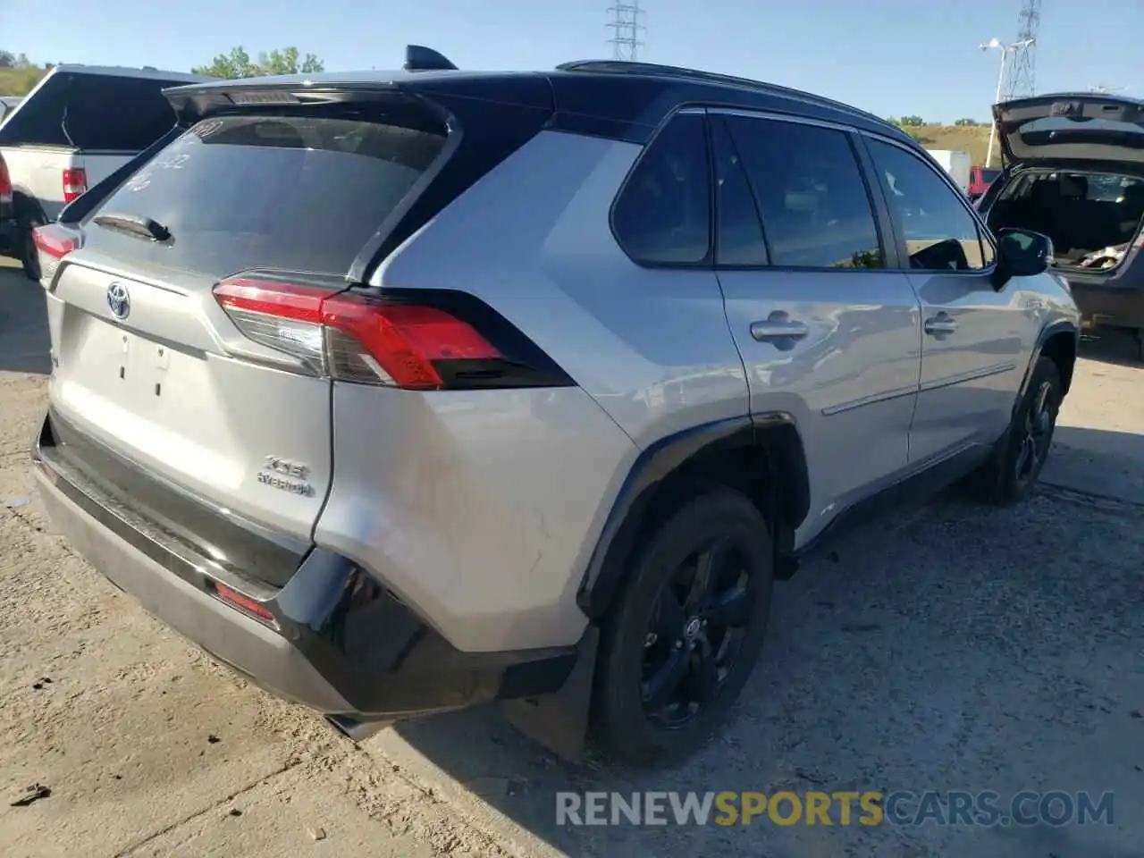 4 Photograph of a damaged car 2T3EWRFV8LW054349 TOYOTA RAV4 2020