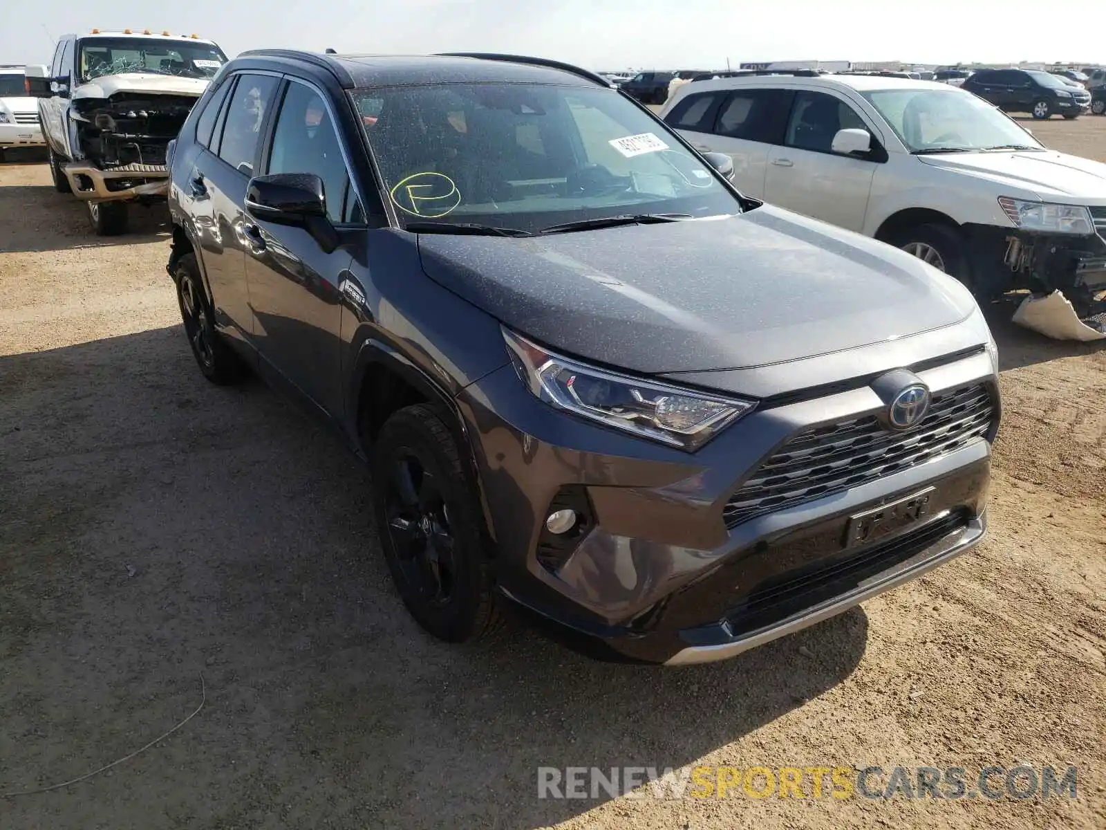 1 Photograph of a damaged car 2T3EWRFV8LW058255 TOYOTA RAV4 2020