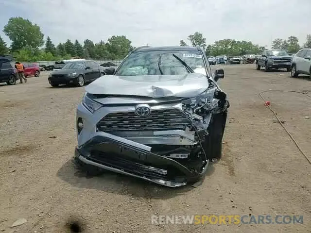 13 Photograph of a damaged car 2T3EWRFV8LW060782 TOYOTA RAV4 2020