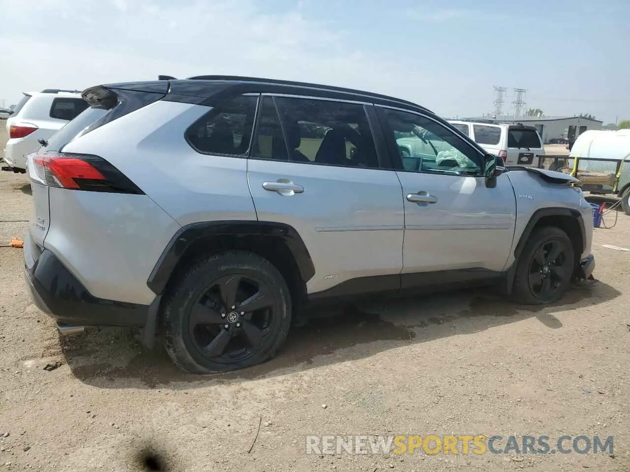 3 Photograph of a damaged car 2T3EWRFV8LW060782 TOYOTA RAV4 2020
