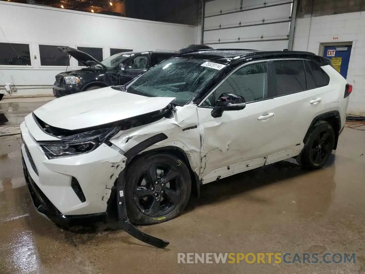 1 Photograph of a damaged car 2T3EWRFV8LW084936 TOYOTA RAV4 2020