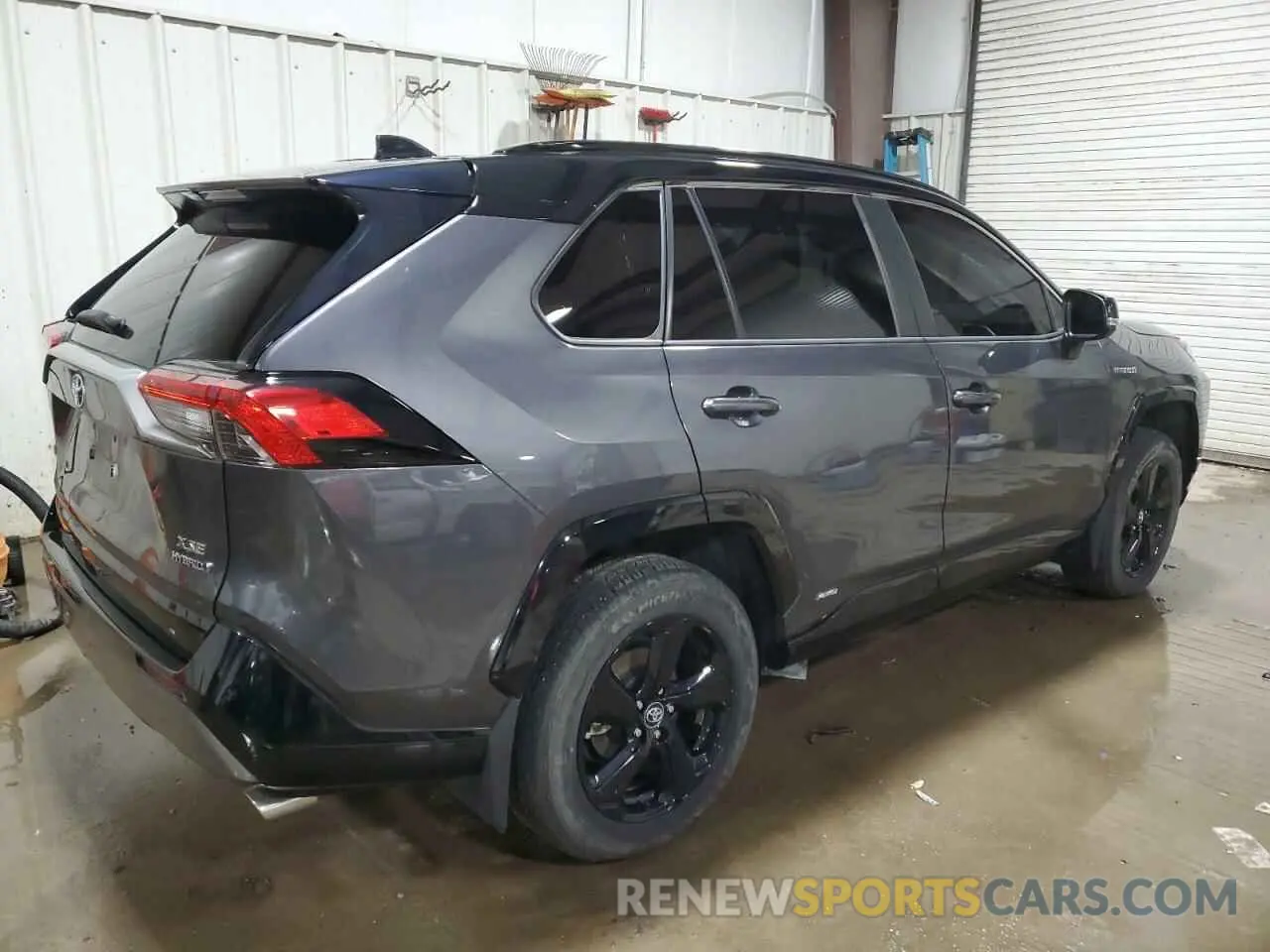 3 Photograph of a damaged car 2T3EWRFV8LW088985 TOYOTA RAV4 2020
