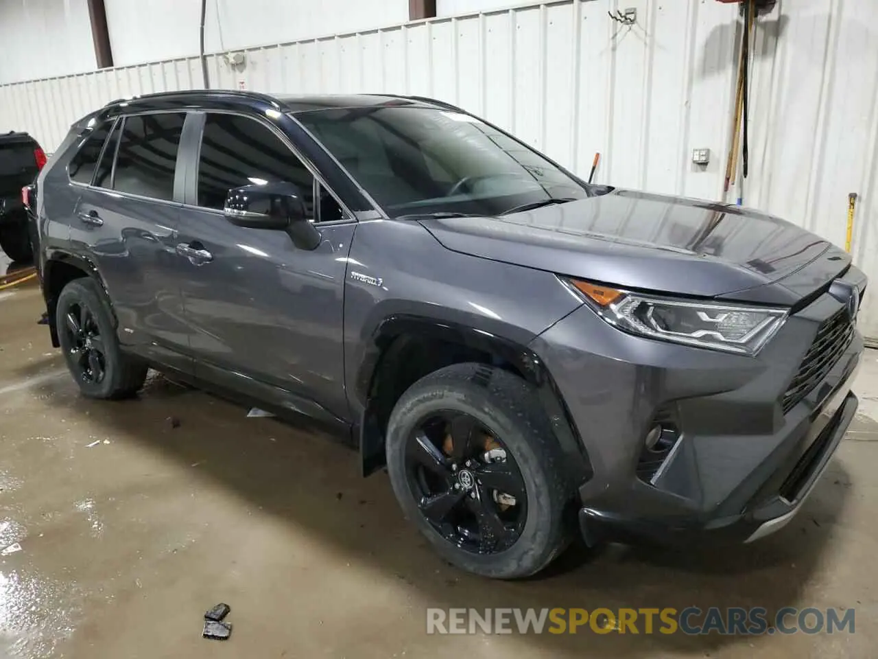 4 Photograph of a damaged car 2T3EWRFV8LW088985 TOYOTA RAV4 2020