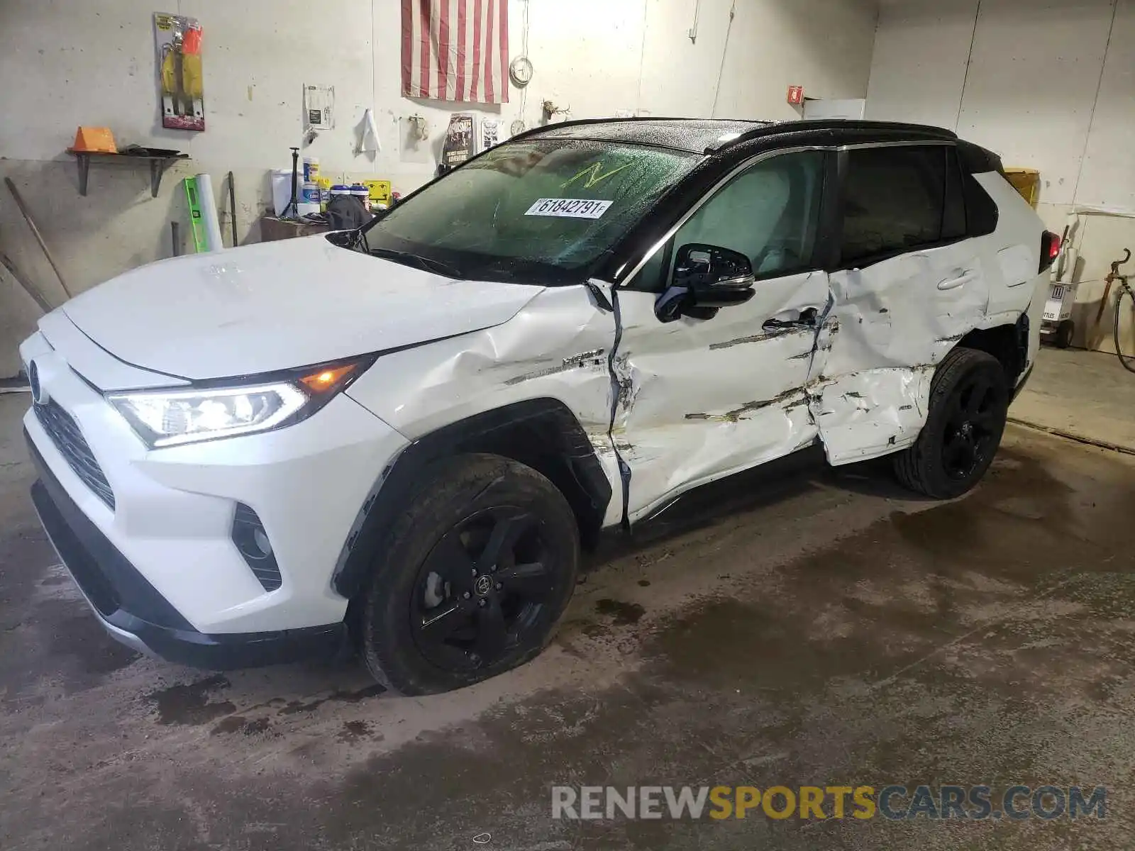 2 Photograph of a damaged car 2T3EWRFV8LW098612 TOYOTA RAV4 2020