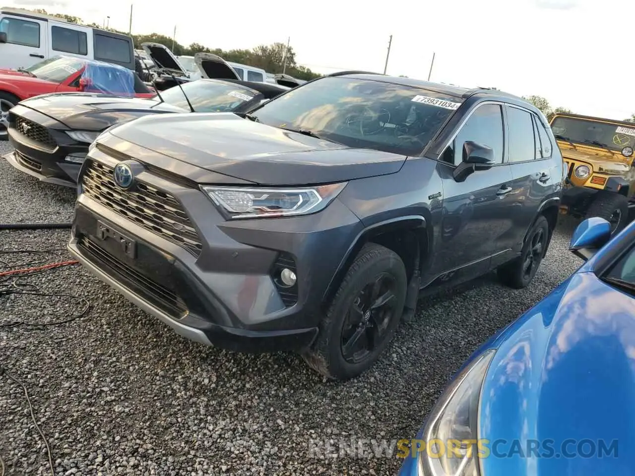 1 Photograph of a damaged car 2T3EWRFV9LW072584 TOYOTA RAV4 2020