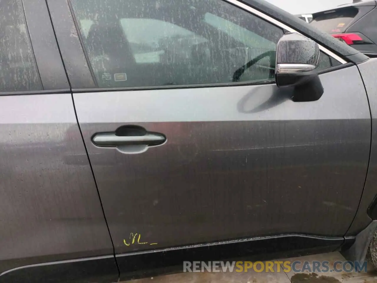 13 Photograph of a damaged car 2T3EWRFV9LW072584 TOYOTA RAV4 2020
