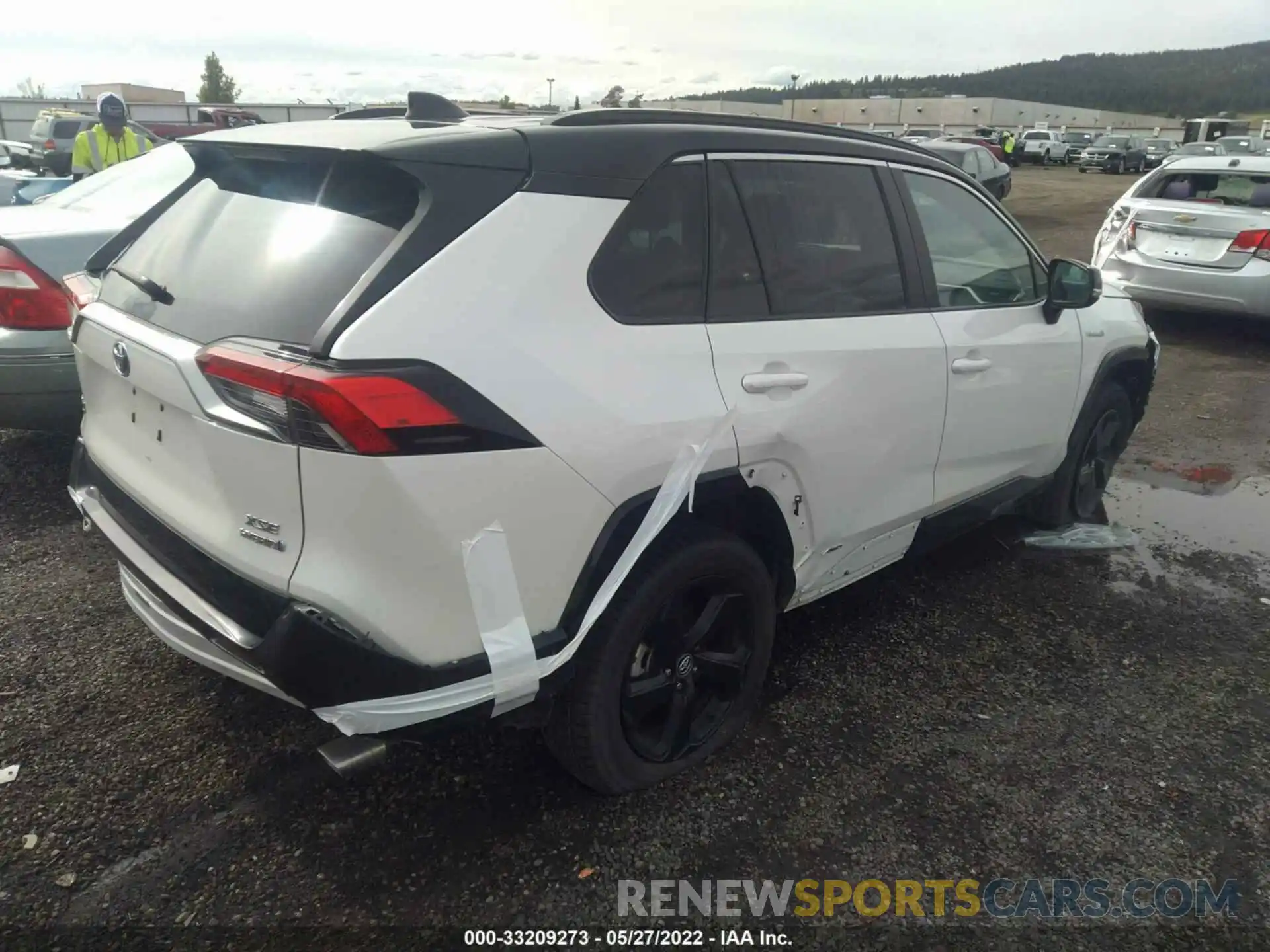 4 Photograph of a damaged car 2T3EWRFV9LW076277 TOYOTA RAV4 2020