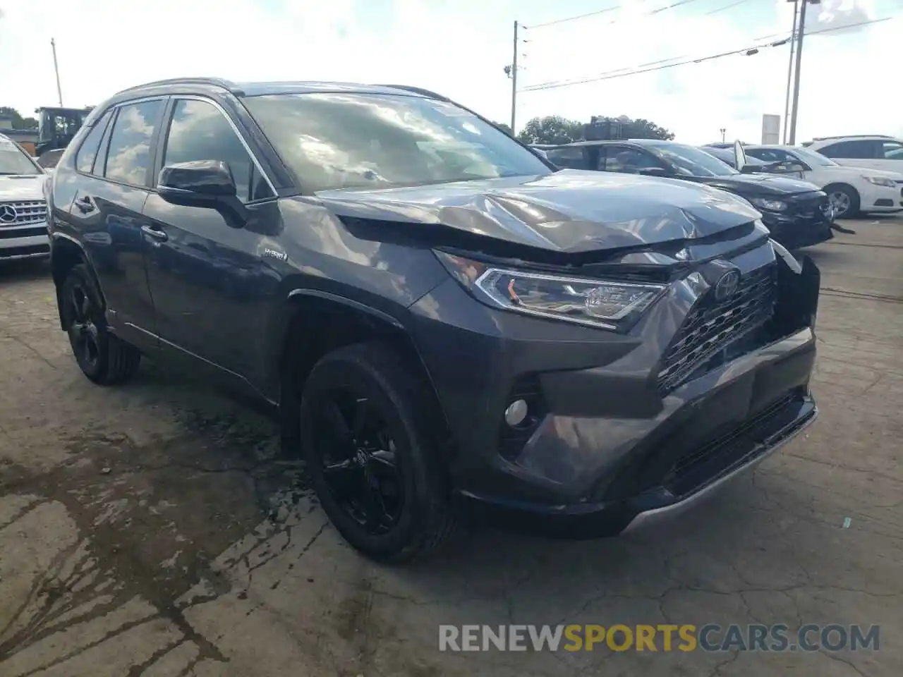 1 Photograph of a damaged car 2T3EWRFV9LW086422 TOYOTA RAV4 2020