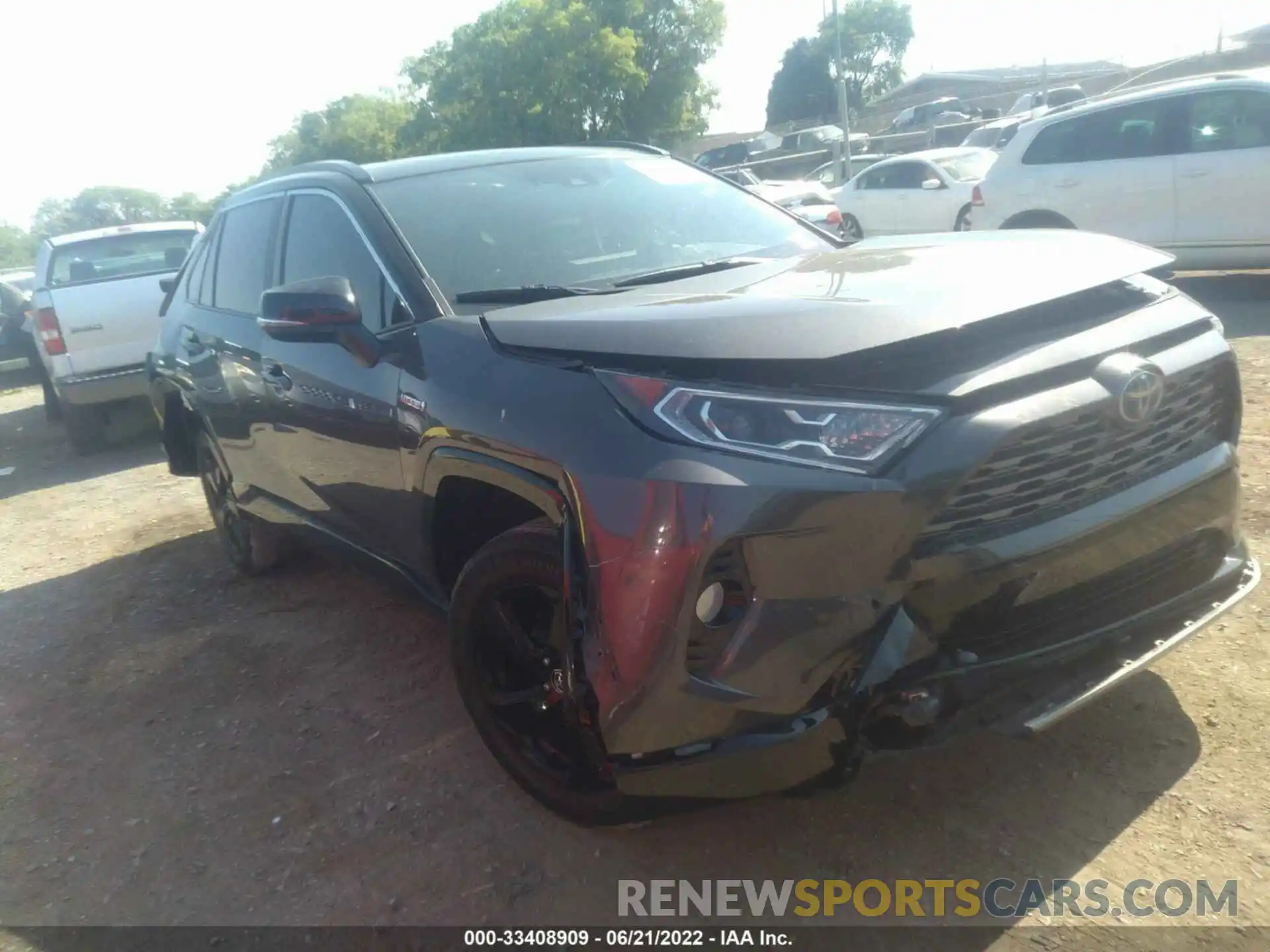 1 Photograph of a damaged car 2T3EWRFVXLW065708 TOYOTA RAV4 2020