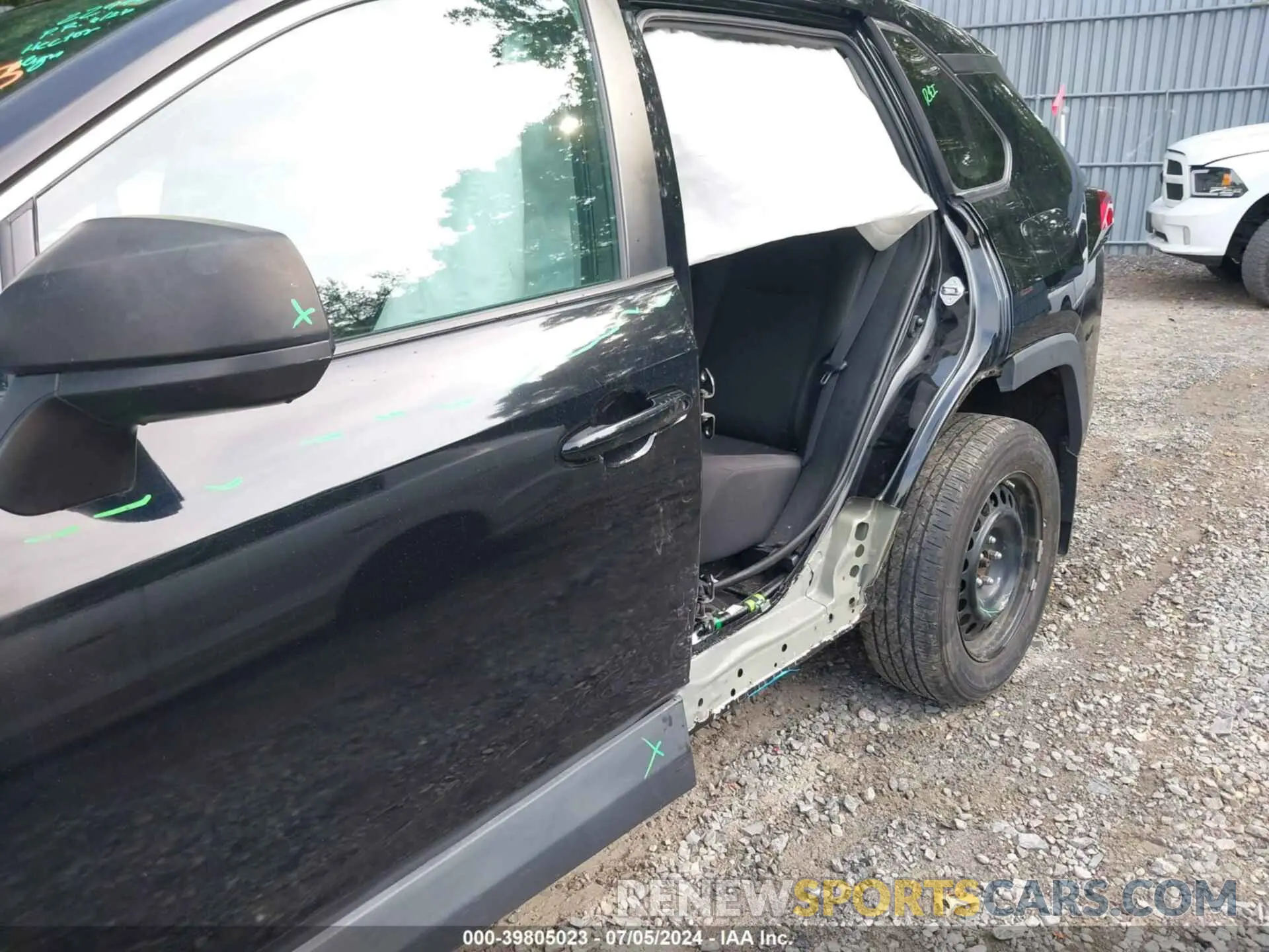 6 Photograph of a damaged car 2T3F1RFV0LC071859 TOYOTA RAV4 2020