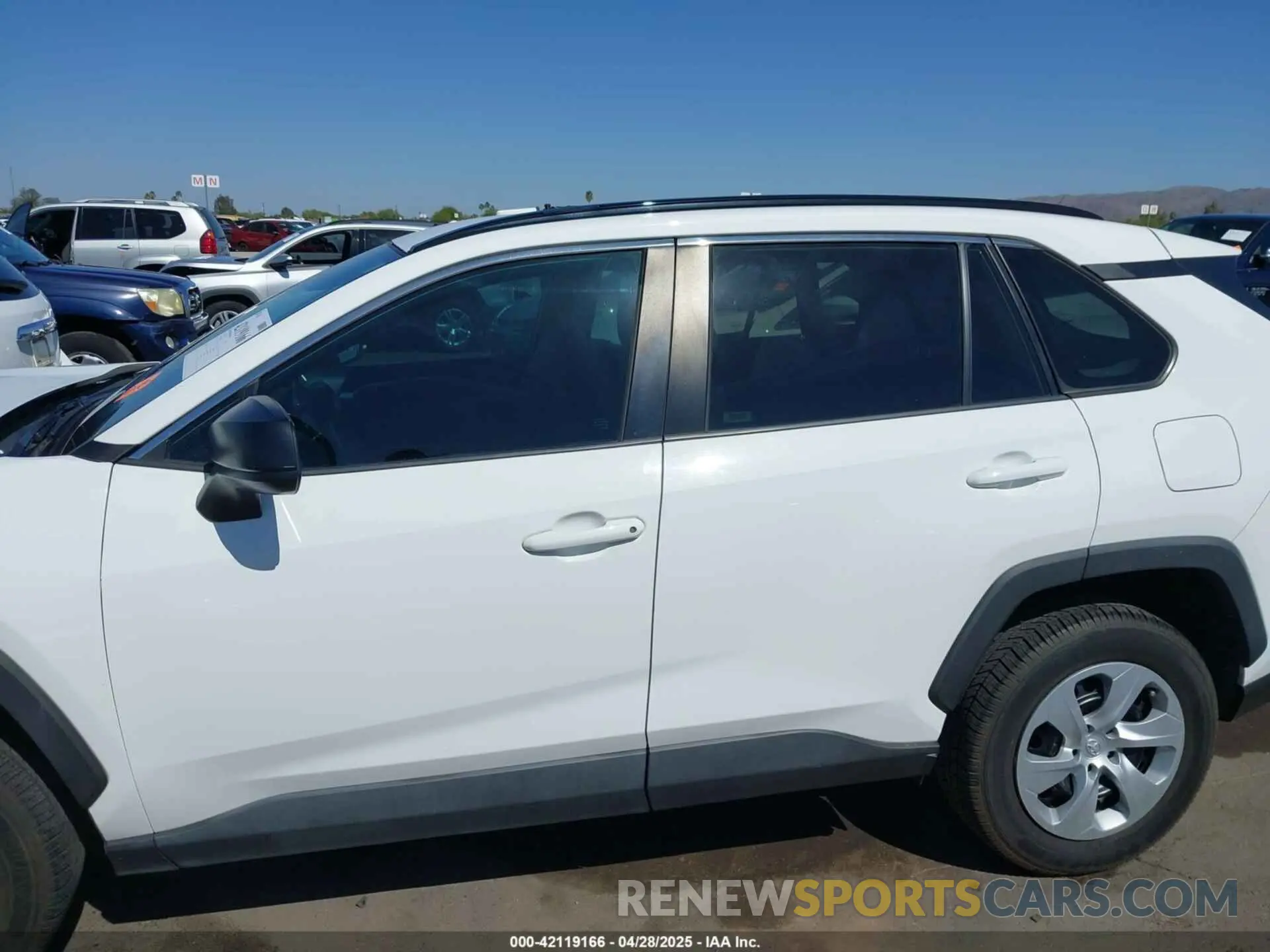 15 Photograph of a damaged car 2T3F1RFV0LC090346 TOYOTA RAV4 2020