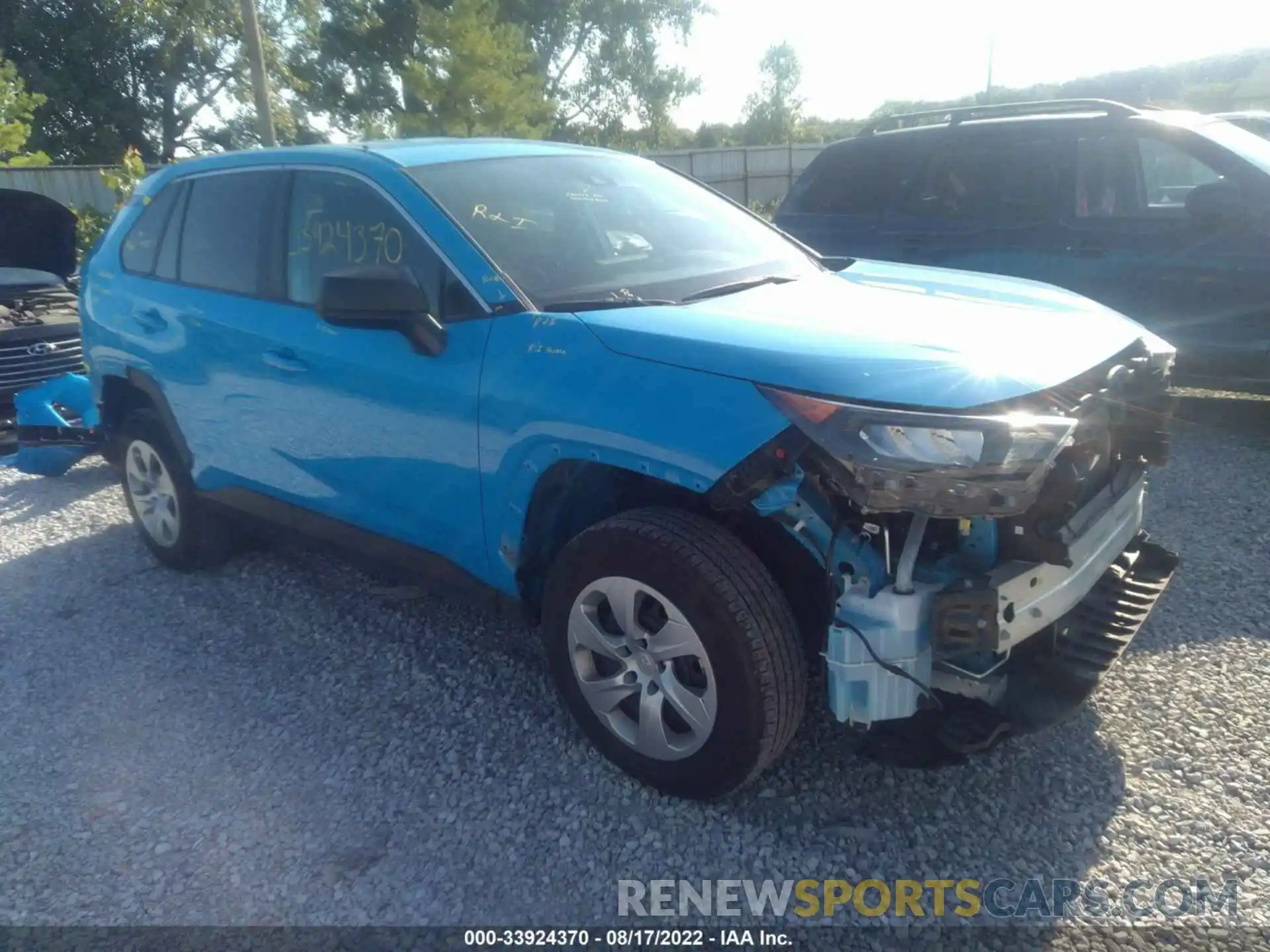 1 Photograph of a damaged car 2T3F1RFV0LC137567 TOYOTA RAV4 2020