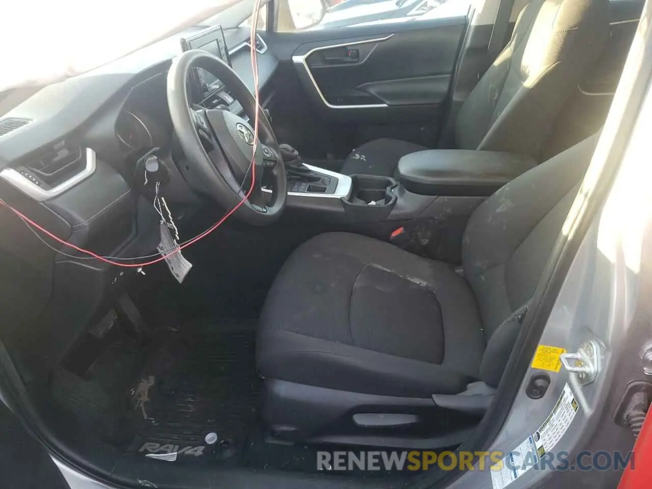7 Photograph of a damaged car 2T3F1RFV0LW090877 TOYOTA RAV4 2020