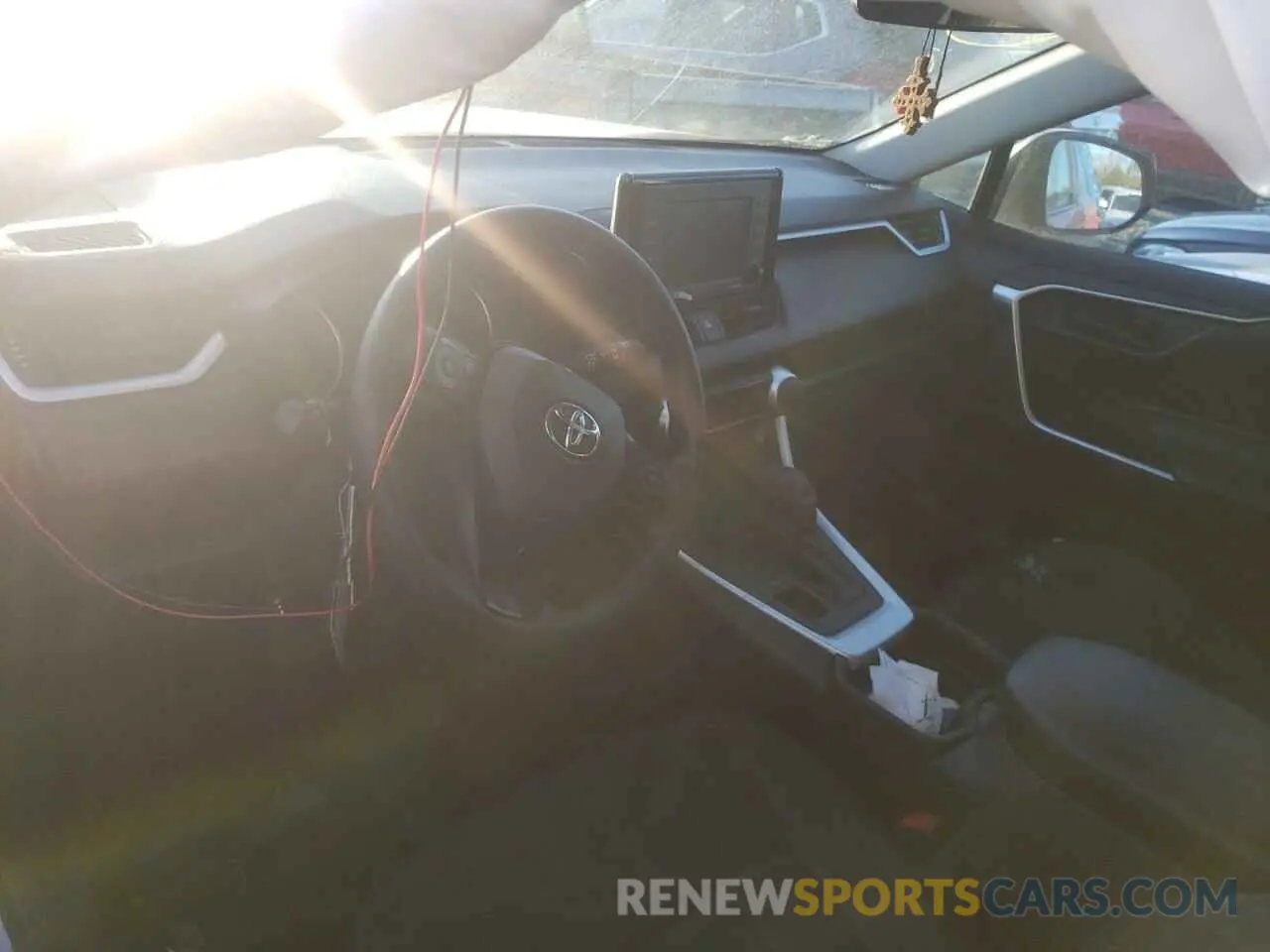 8 Photograph of a damaged car 2T3F1RFV0LW090877 TOYOTA RAV4 2020