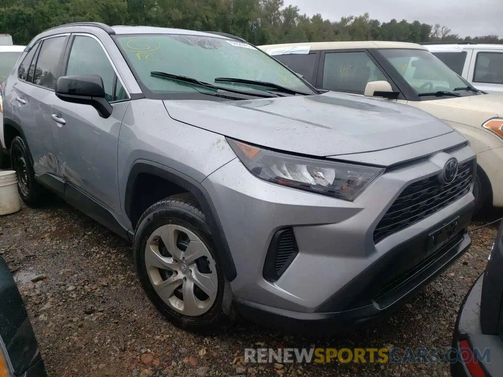 1 Photograph of a damaged car 2T3F1RFV0LW127720 TOYOTA RAV4 2020