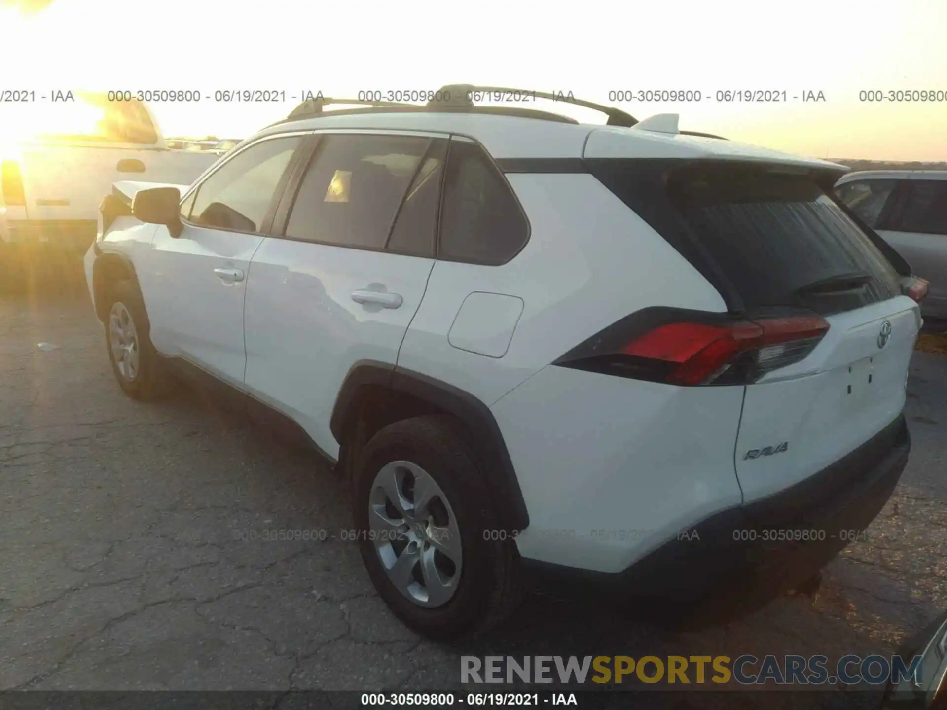 3 Photograph of a damaged car 2T3F1RFV1LC065536 TOYOTA RAV4 2020