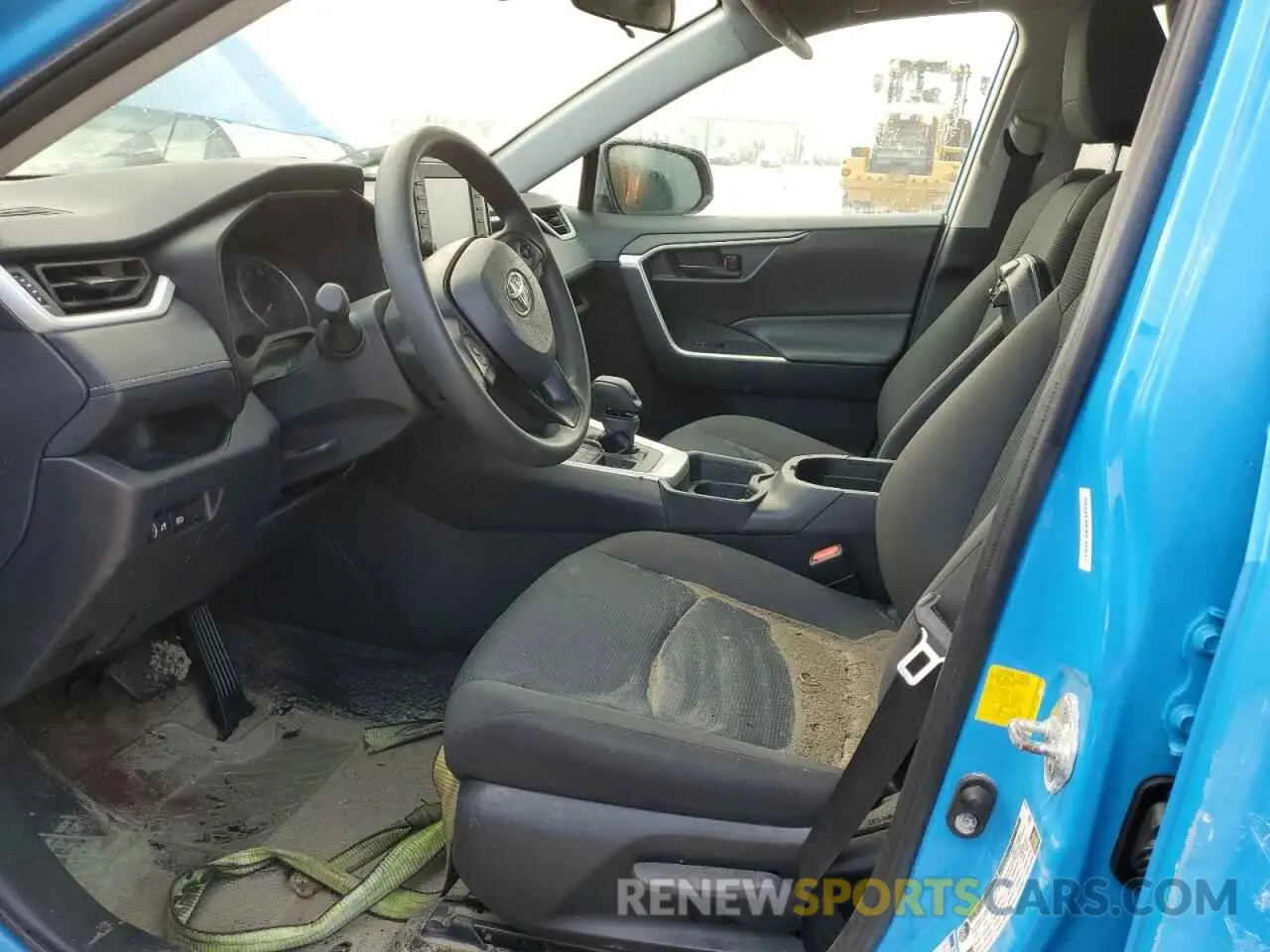 7 Photograph of a damaged car 2T3F1RFV1LC106814 TOYOTA RAV4 2020