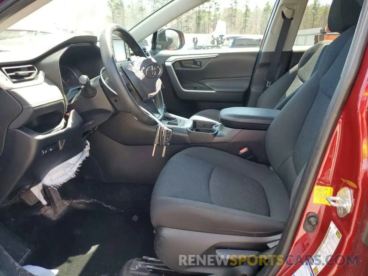 7 Photograph of a damaged car 2T3F1RFV1LC133110 TOYOTA RAV4 2020