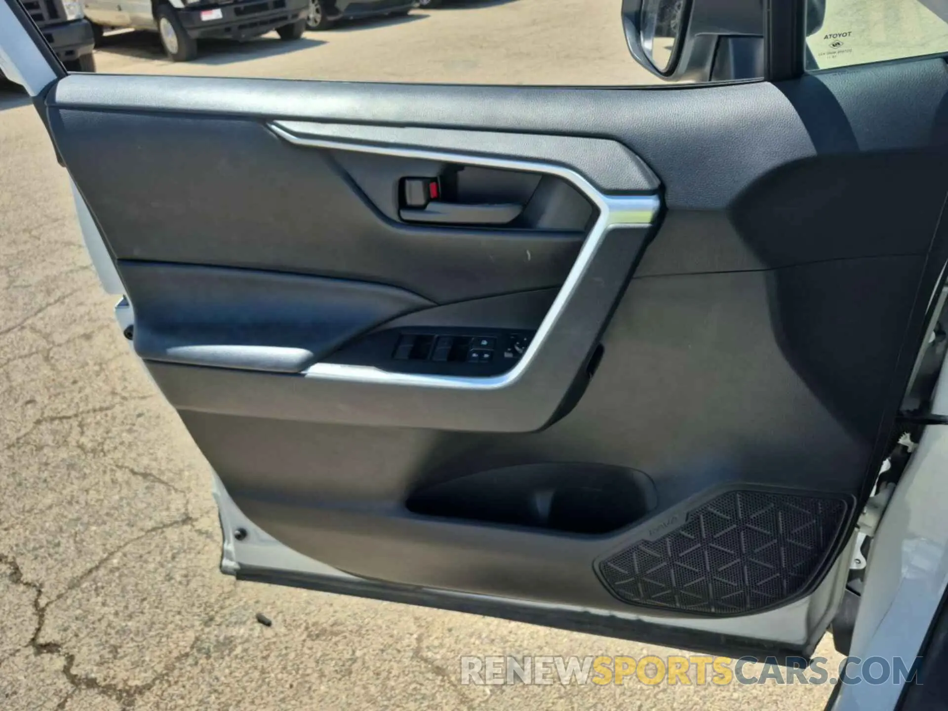 2 Photograph of a damaged car 2T3F1RFV1LW111090 TOYOTA RAV4 2020
