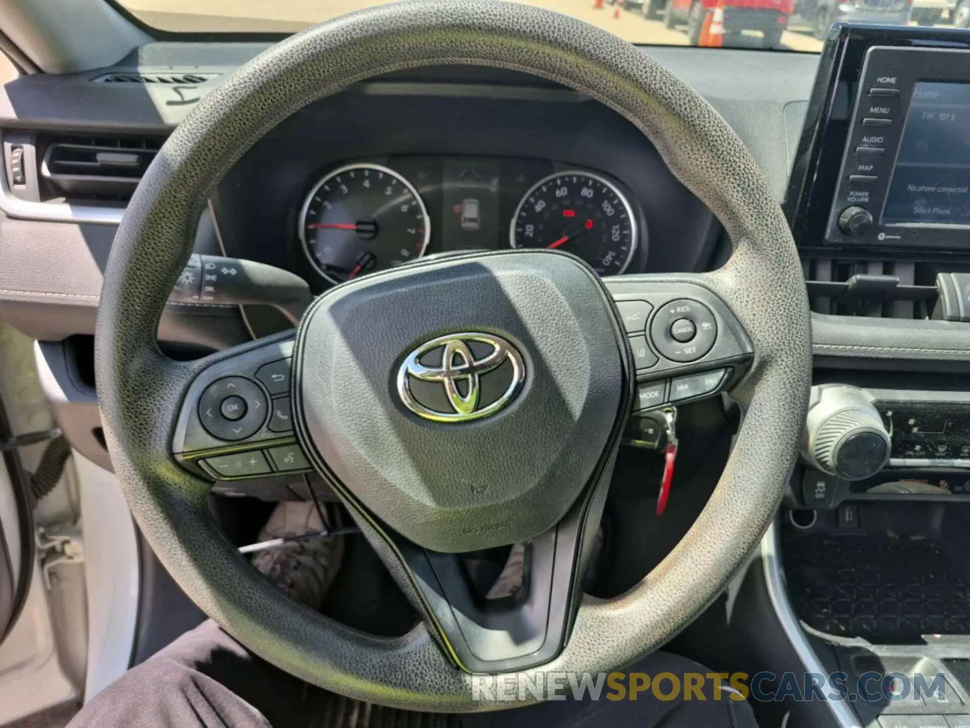 8 Photograph of a damaged car 2T3F1RFV1LW111090 TOYOTA RAV4 2020