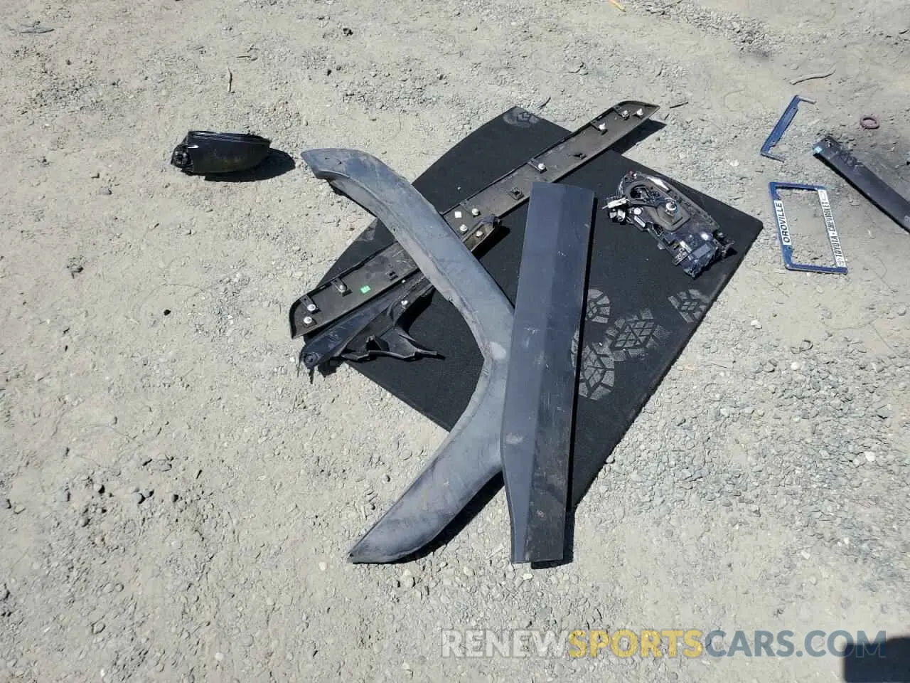 13 Photograph of a damaged car 2T3F1RFV1LW123398 TOYOTA RAV4 2020