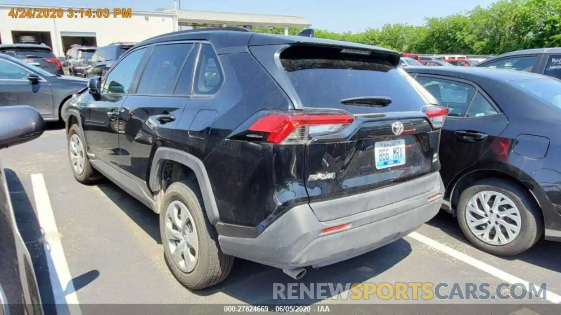 4 Photograph of a damaged car 2T3F1RFV2LC065982 TOYOTA RAV4 2020