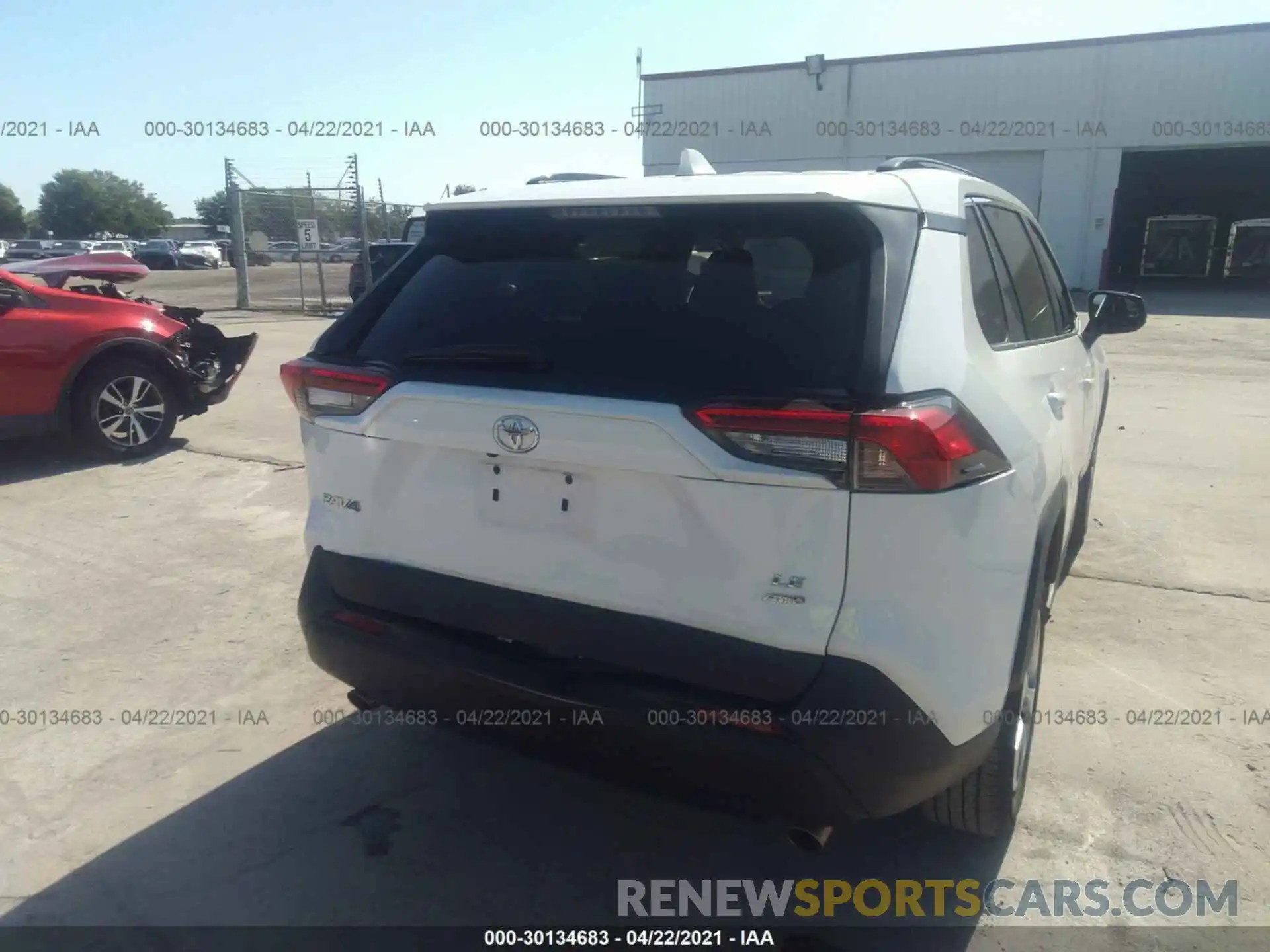 6 Photograph of a damaged car 2T3F1RFV2LC066498 TOYOTA RAV4 2020