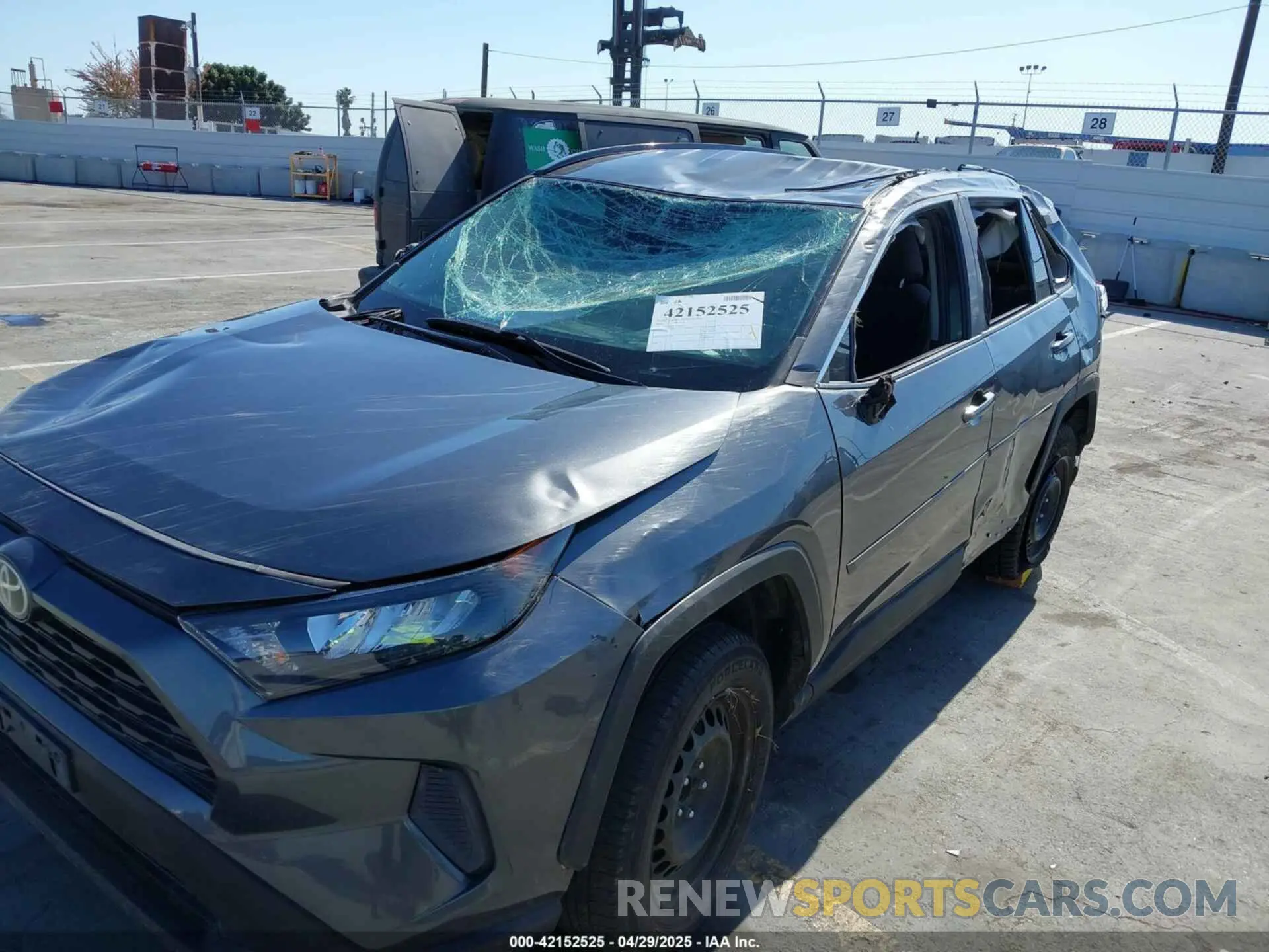 6 Photograph of a damaged car 2T3F1RFV2LC115473 TOYOTA RAV4 2020