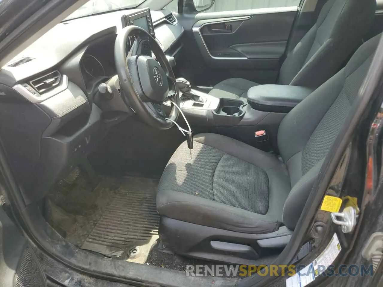7 Photograph of a damaged car 2T3F1RFV2LC135061 TOYOTA RAV4 2020