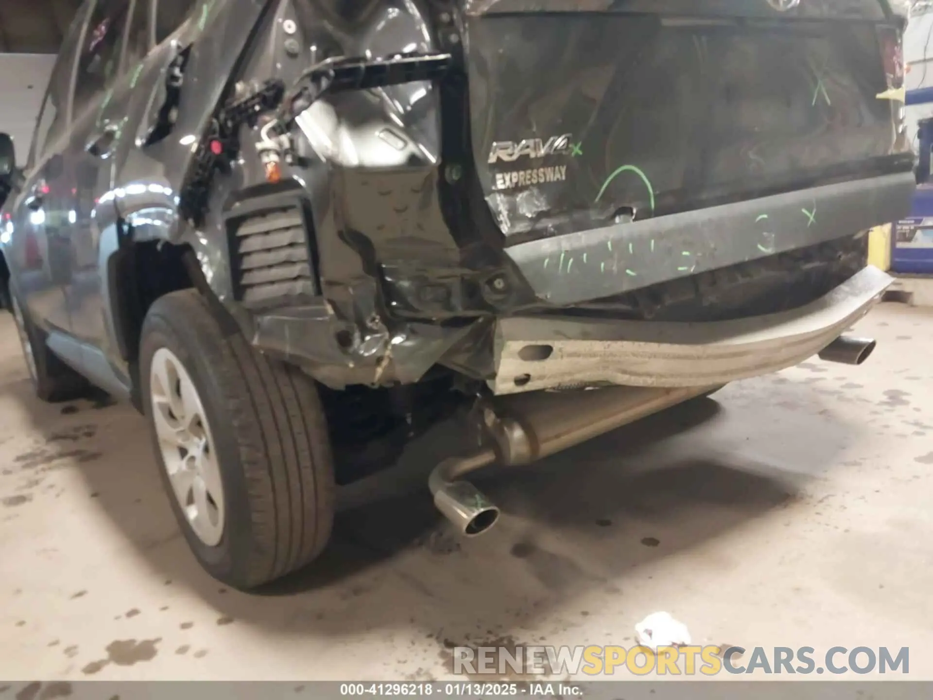 6 Photograph of a damaged car 2T3F1RFV2LW085535 TOYOTA RAV4 2020