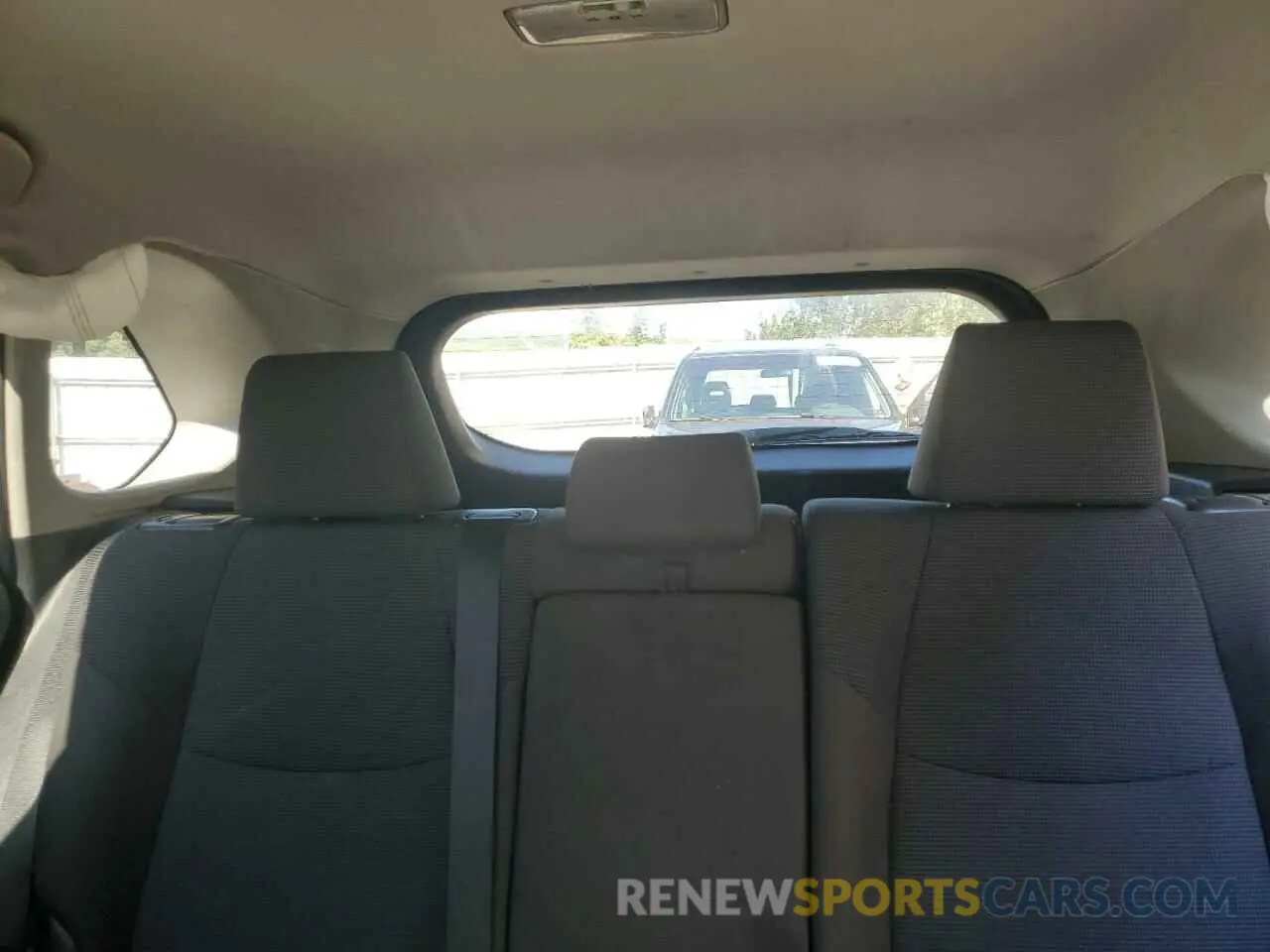 10 Photograph of a damaged car 2T3F1RFV2LW087981 TOYOTA RAV4 2020