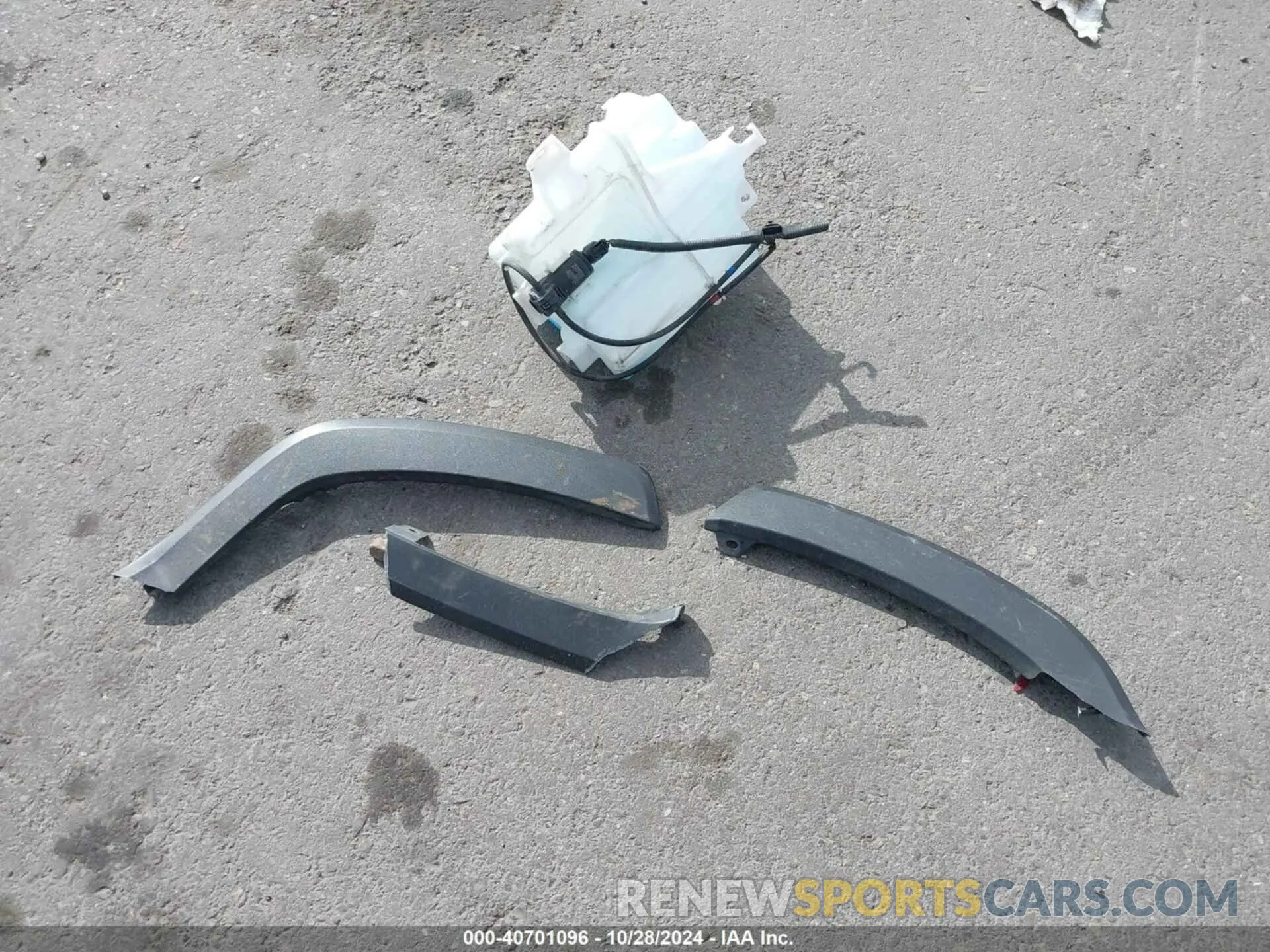 12 Photograph of a damaged car 2T3F1RFV3LC096318 TOYOTA RAV4 2020