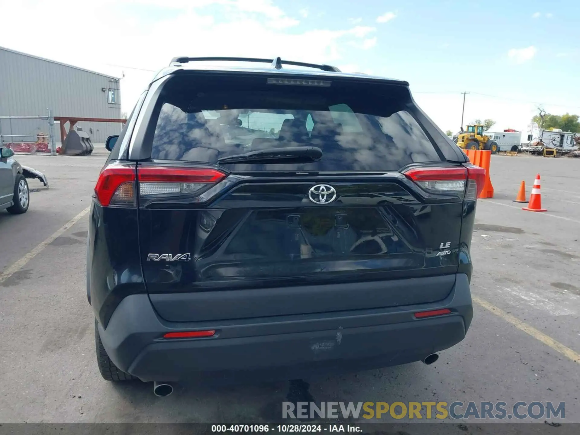 17 Photograph of a damaged car 2T3F1RFV3LC096318 TOYOTA RAV4 2020