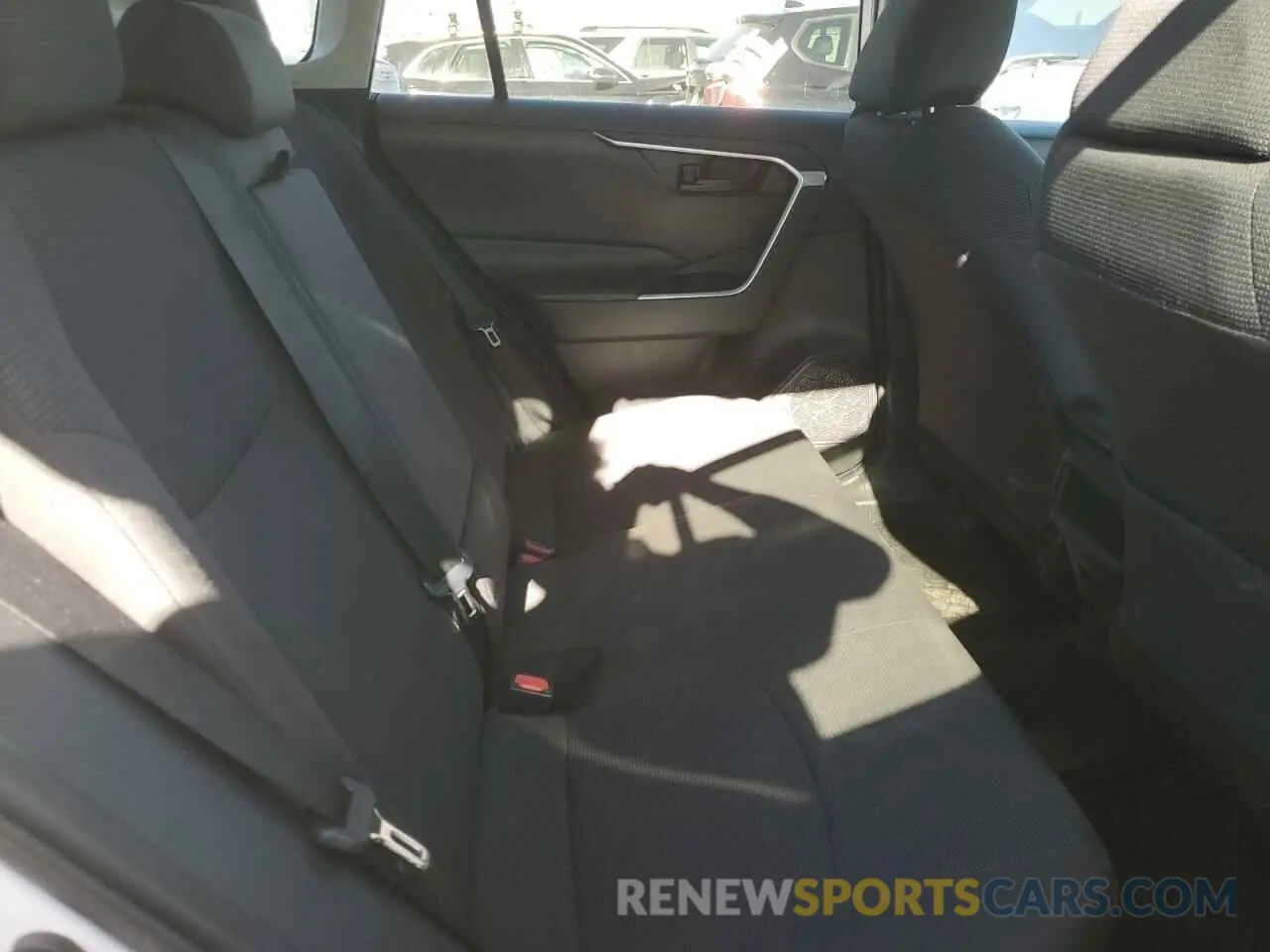 11 Photograph of a damaged car 2T3F1RFV3LC102084 TOYOTA RAV4 2020