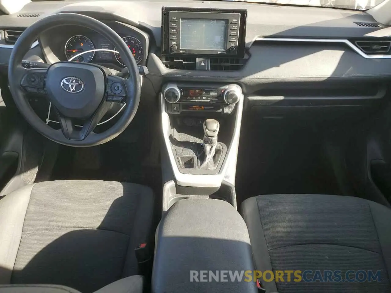 8 Photograph of a damaged car 2T3F1RFV3LC102084 TOYOTA RAV4 2020