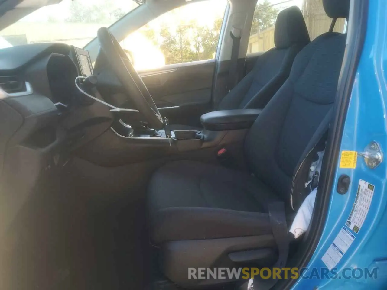 7 Photograph of a damaged car 2T3F1RFV3LC134288 TOYOTA RAV4 2020