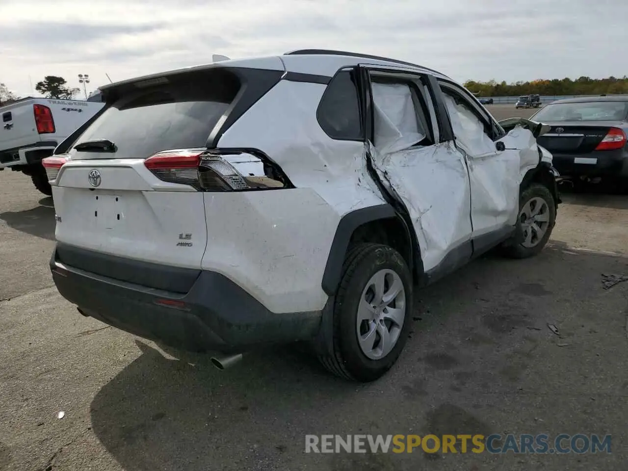 4 Photograph of a damaged car 2T3F1RFV4LC071539 TOYOTA RAV4 2020