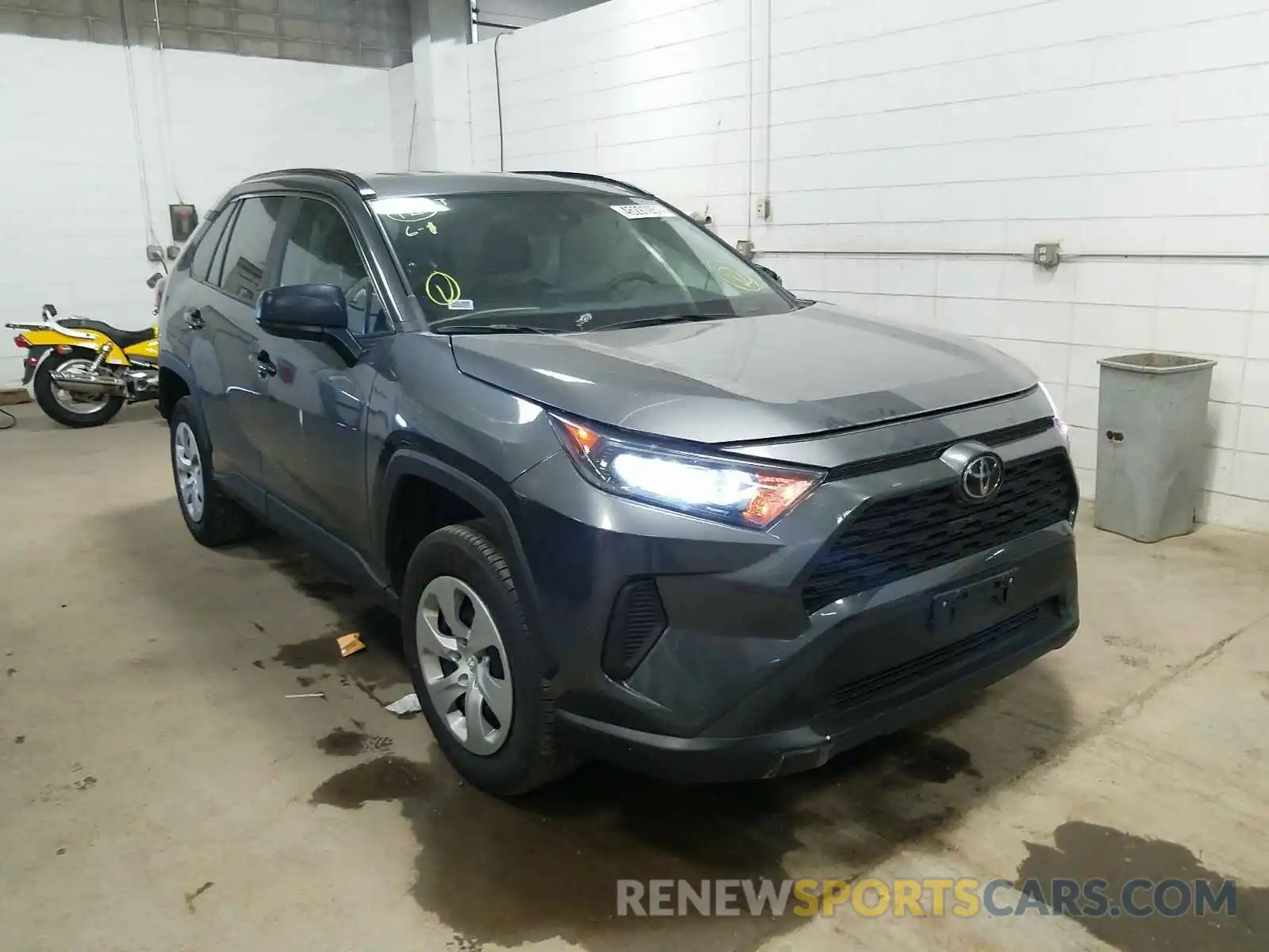 1 Photograph of a damaged car 2T3F1RFV4LC097235 TOYOTA RAV4 2020